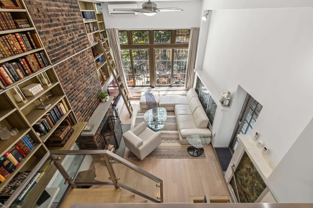 Image of Living space #2