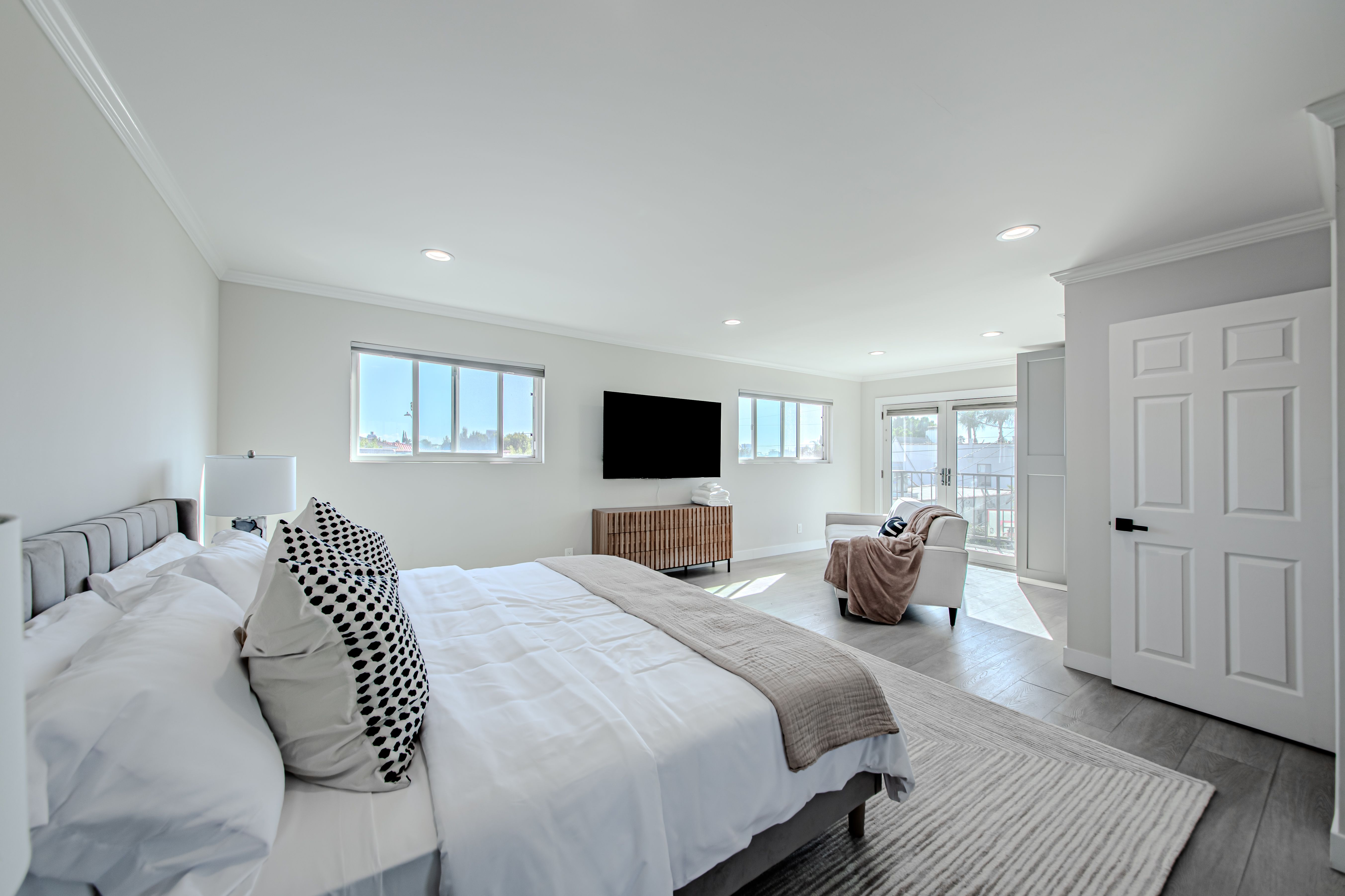 Casa Formosa | Fairfax | Hollywood Home w/ Pool & Modern Interior photo 18