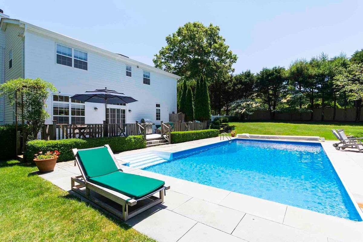 Eastgate Haven | Wainscott | Expansive Home with Pool & Jacuzzi photo 5