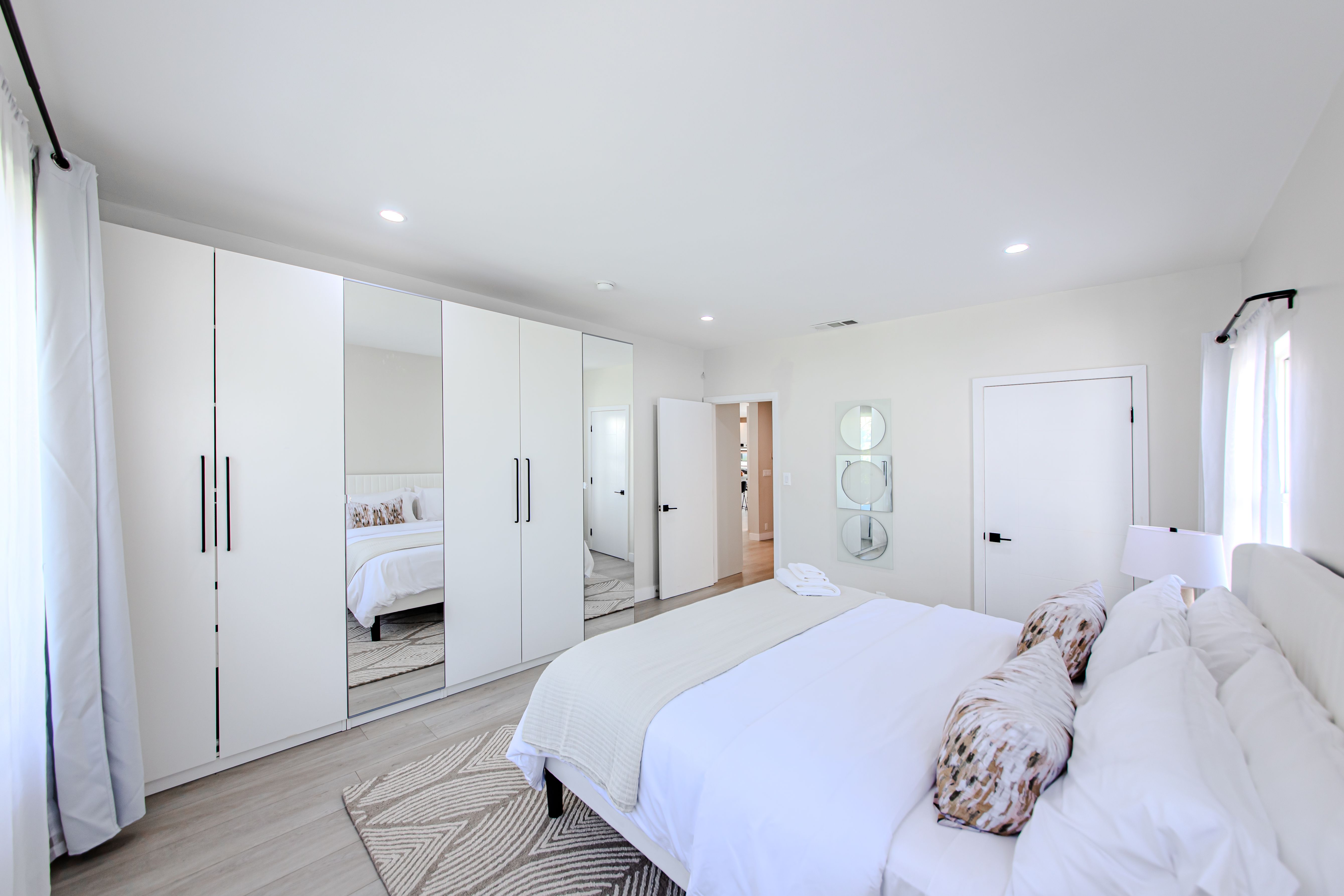 Casa Formosa | Fairfax | Hollywood Home w/ Pool & Modern Interior photo 23