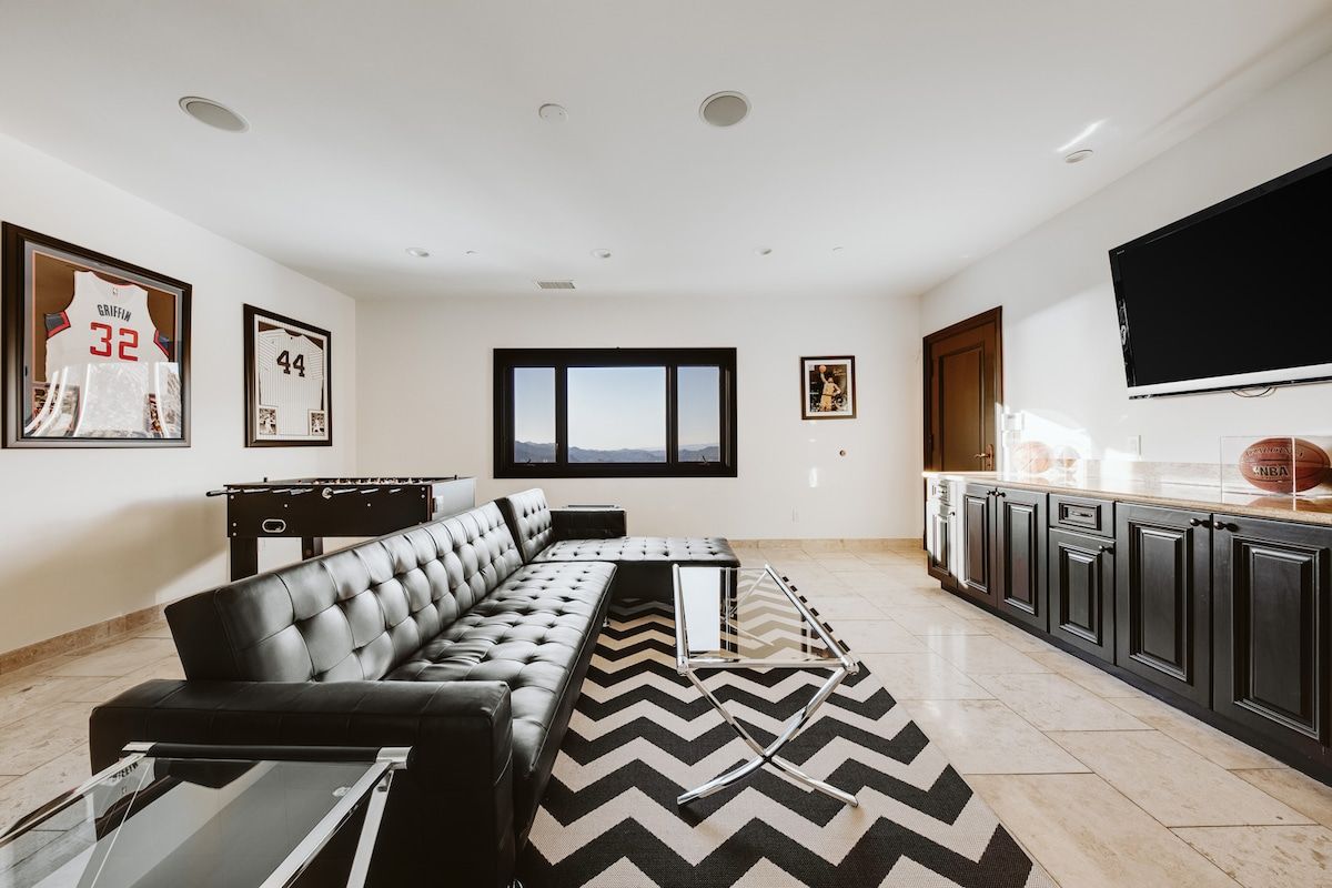 Malibu Sky View Estate | Malibu Hills | Private Estate with Pool & Mountain Views photo 17