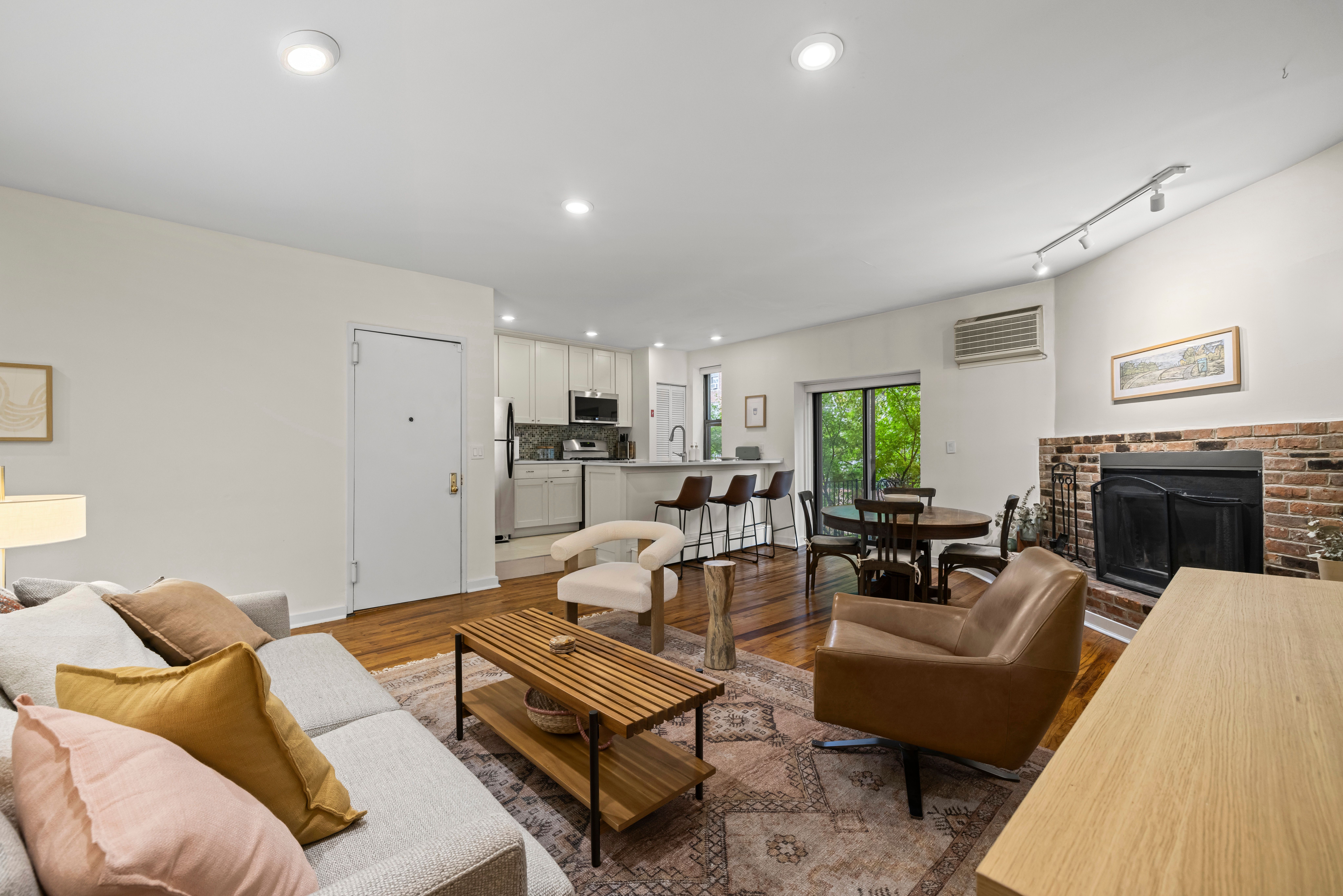 Wyckoff Grove II | Boerum Hill | Townhouse Apartment with Terrace & Garden Views photo 6