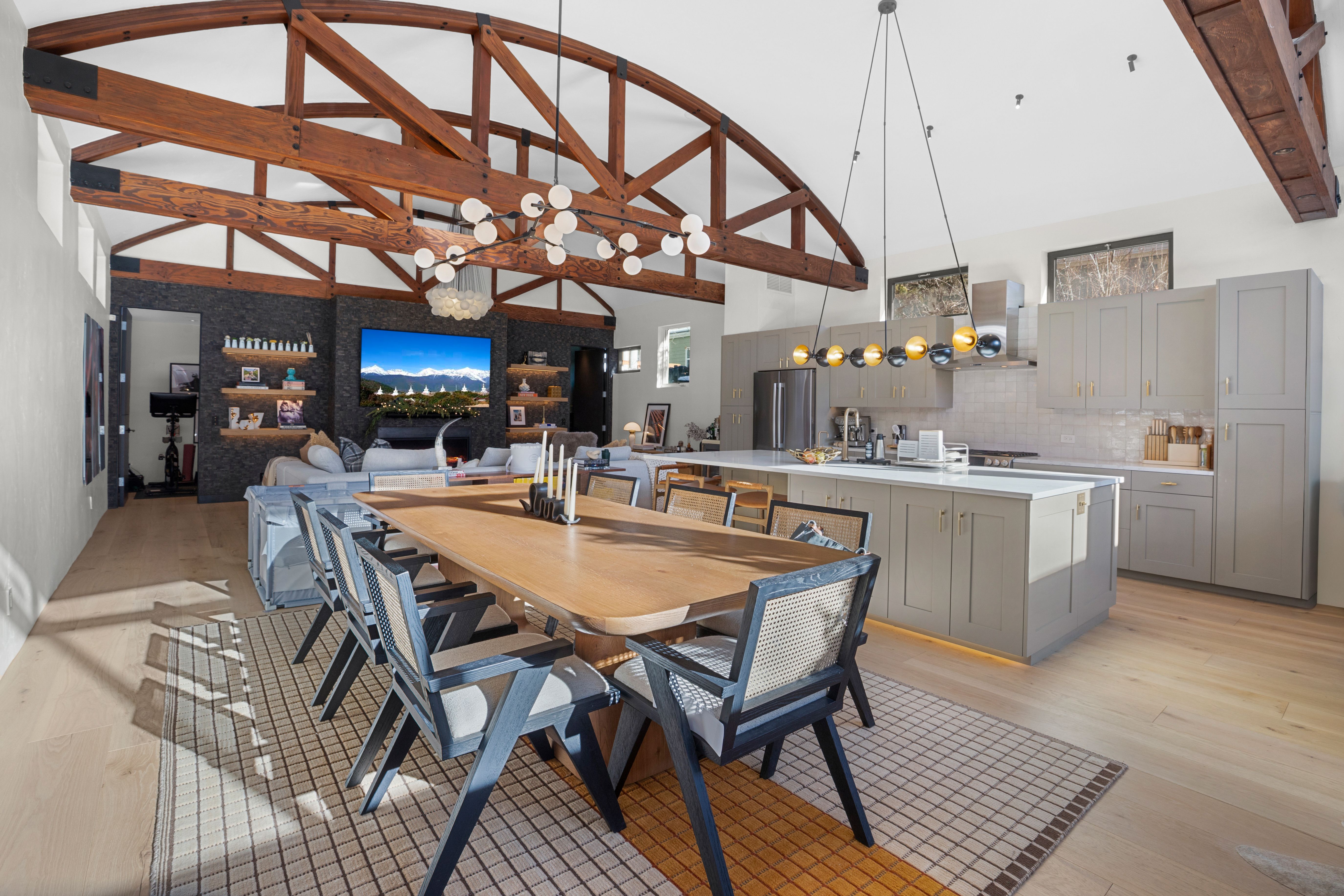 Timber Crest  | Aspen | Designer Home with Sauna & Office photo 2