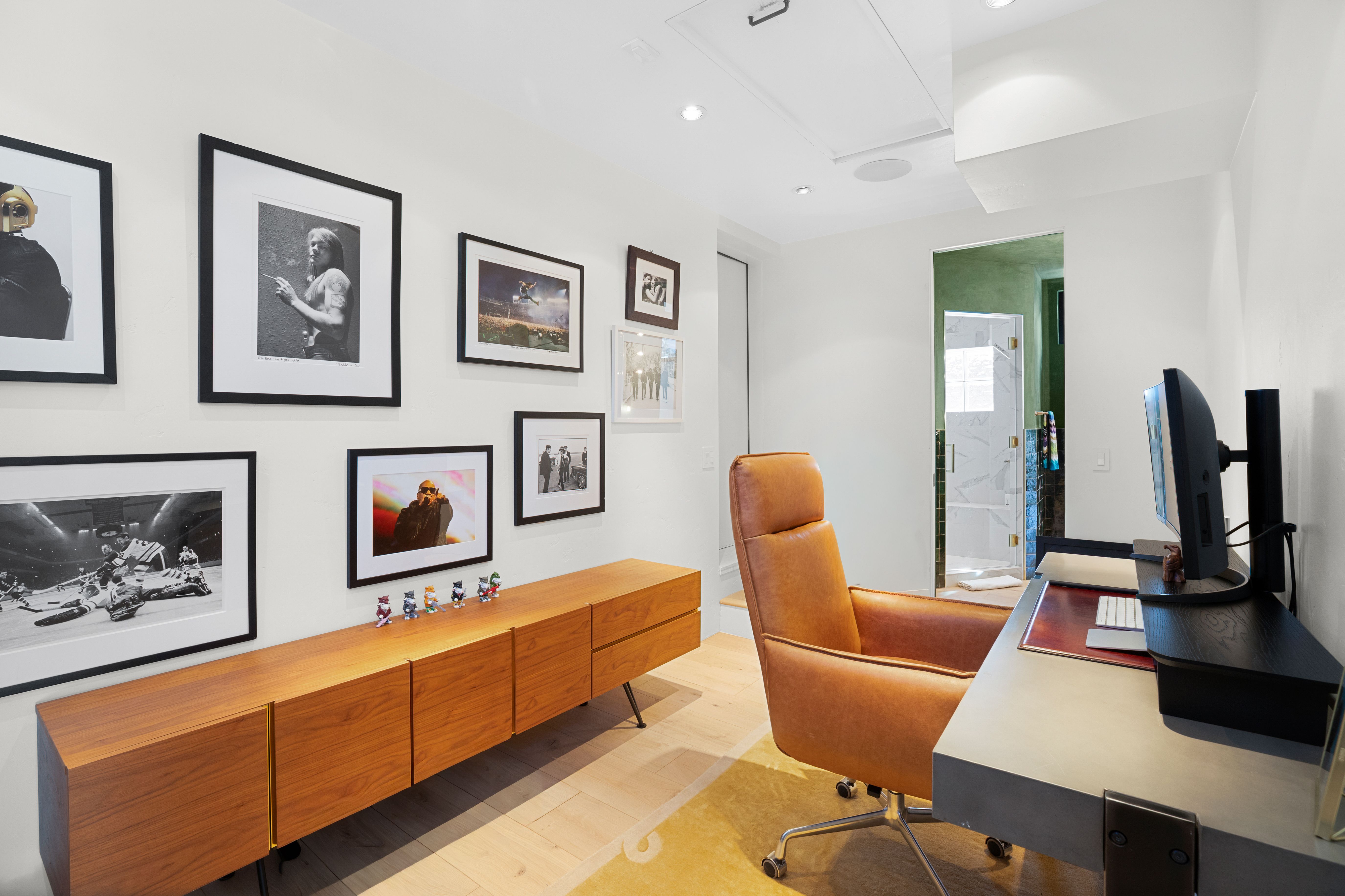 Timber Crest  | Aspen | Designer Home with Sauna & Office photo 3
