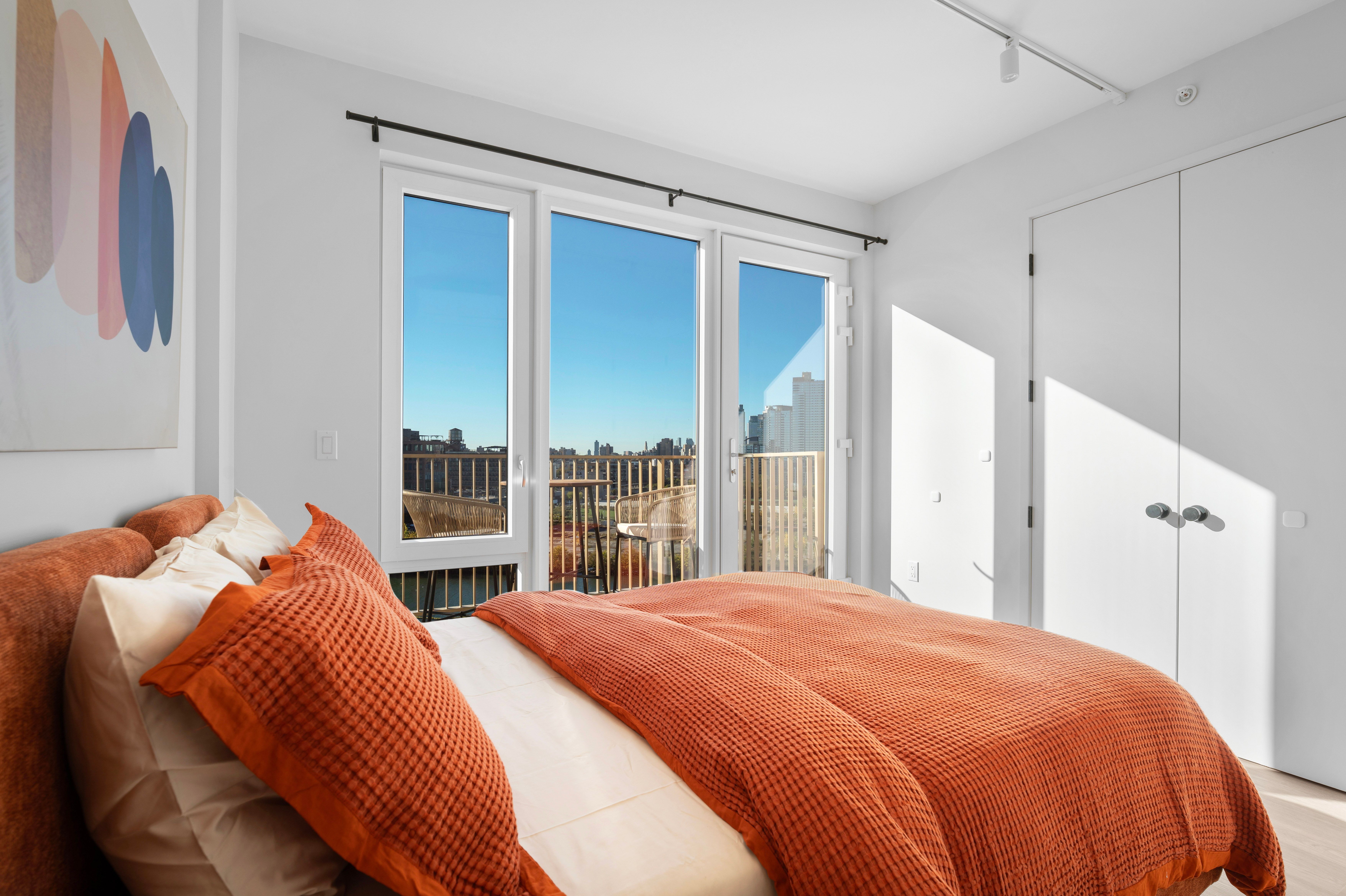 Seren 1106 | Greenpoint | Duplex Penthouse w/ Private Roof Deck photo 11