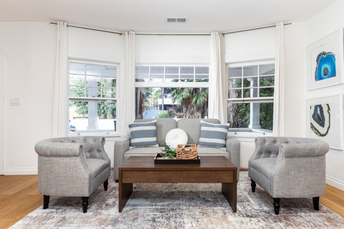 Carlton Retreat | Hollywood | Charming Home with Private Backyard photo 4