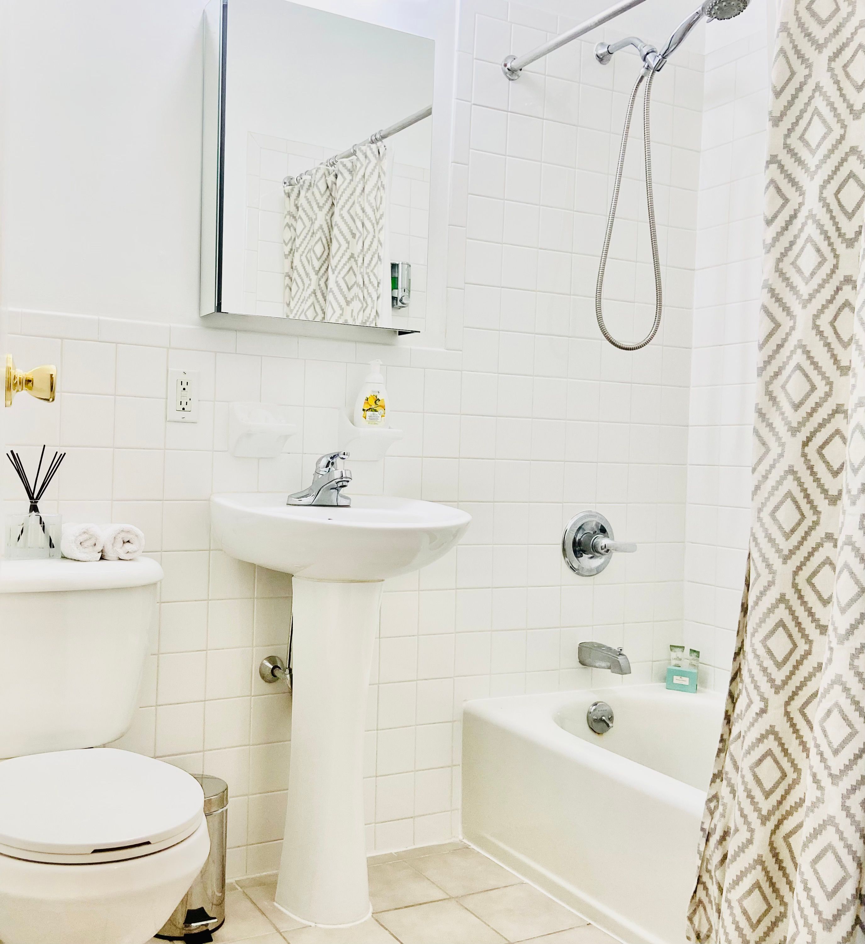 Morris Grove | South Harlem | Modern Full-floor Apartment photo 17