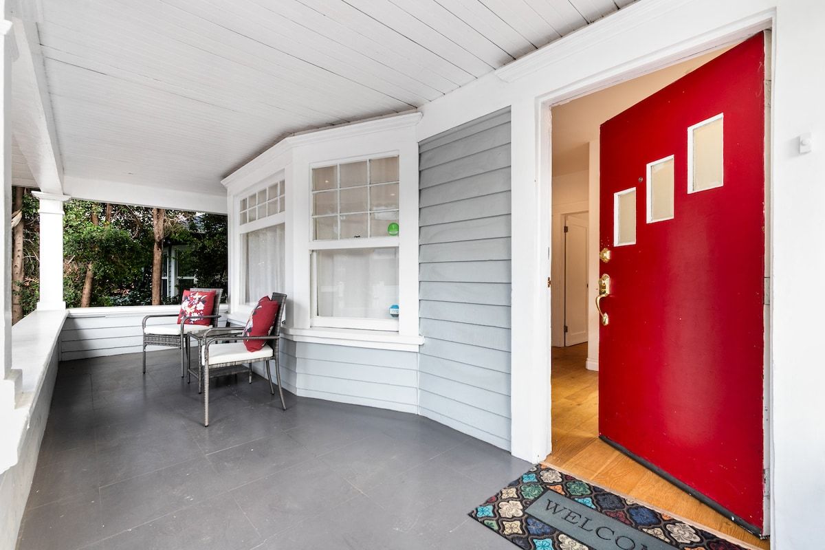 Carlton Retreat | Hollywood | Charming Home with Private Backyard photo 32