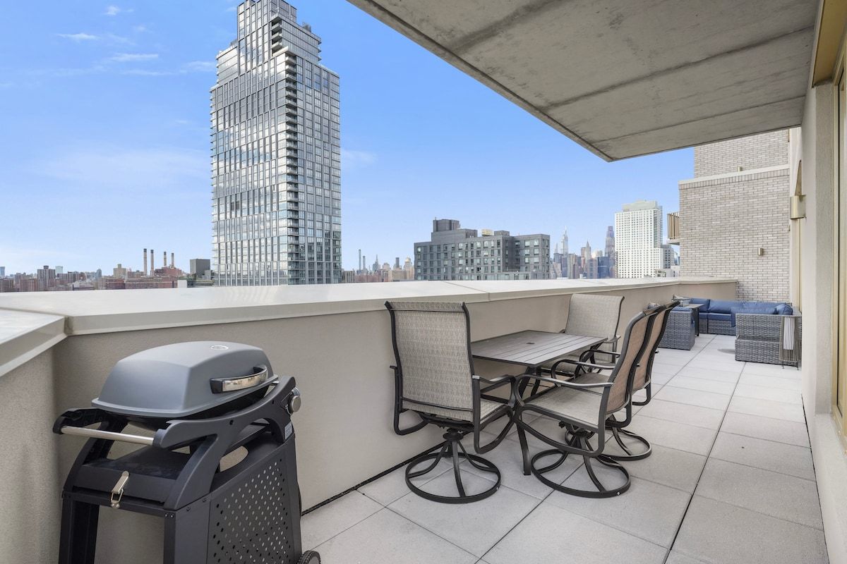 Seren 1004 | Greenpoint | Waterfront Penthouse with Private Balcony photo 20