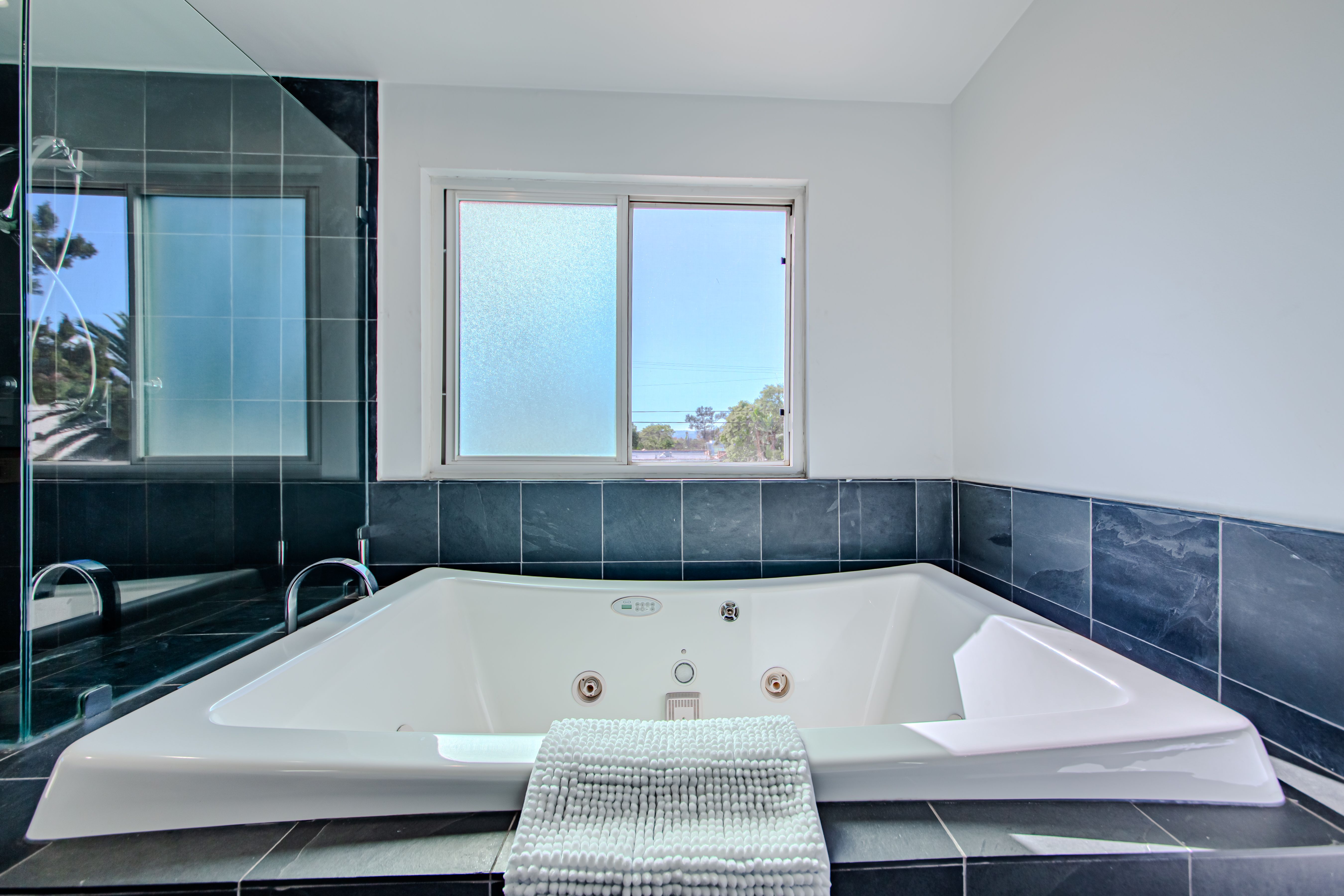 Casa Formosa | Fairfax | Hollywood Home w/ Pool & Modern Interior photo 25