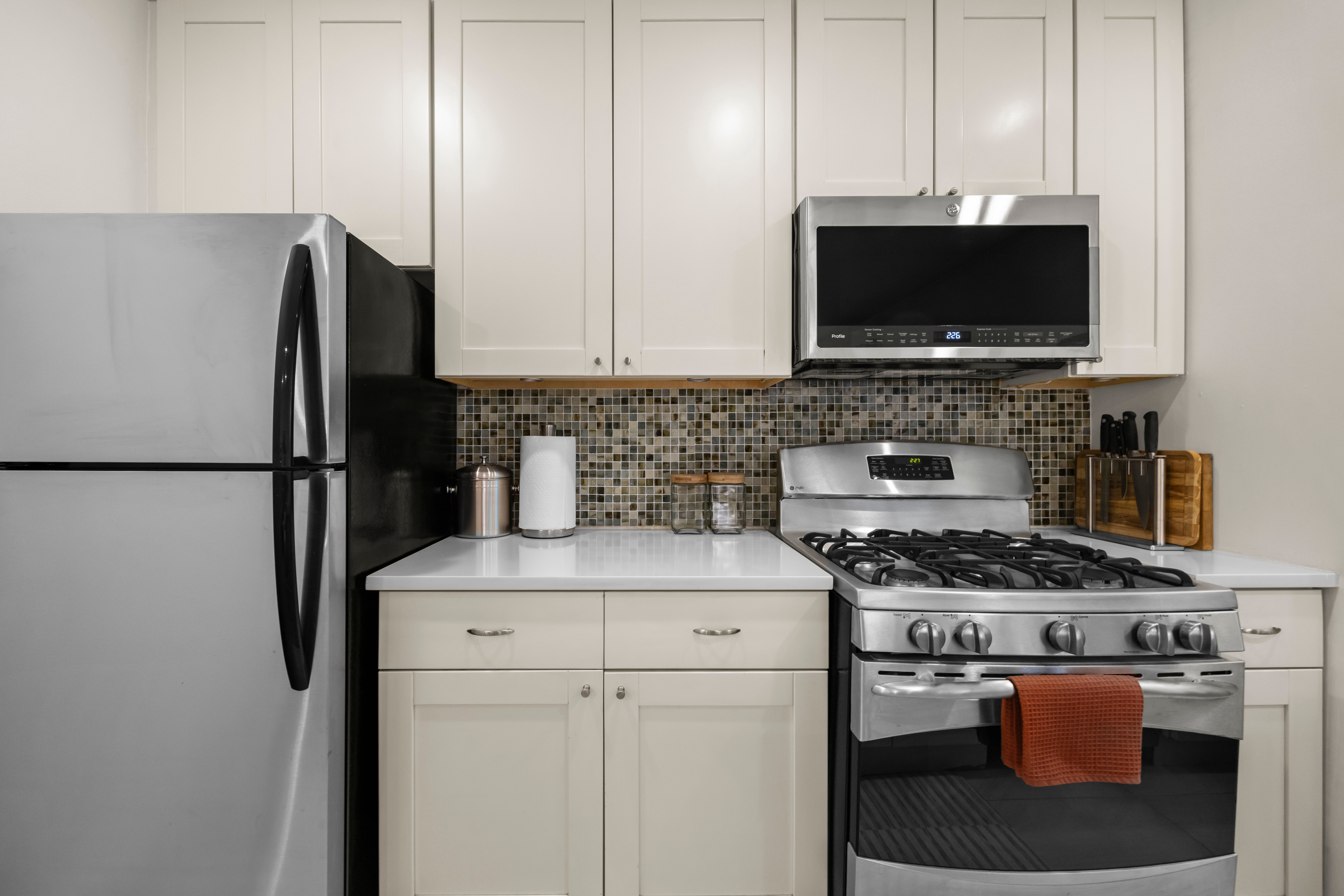Wyckoff Grove II | Boerum Hill | Townhouse Apartment with Terrace & Garden Views photo 9