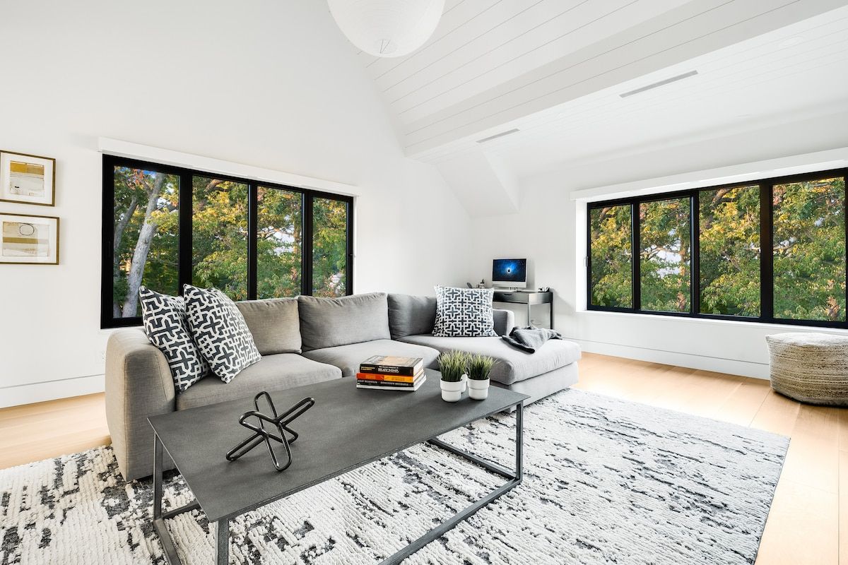Pine Neck Villa | Sag Harbor | Waterfront Home with Pool & Dock photo 10