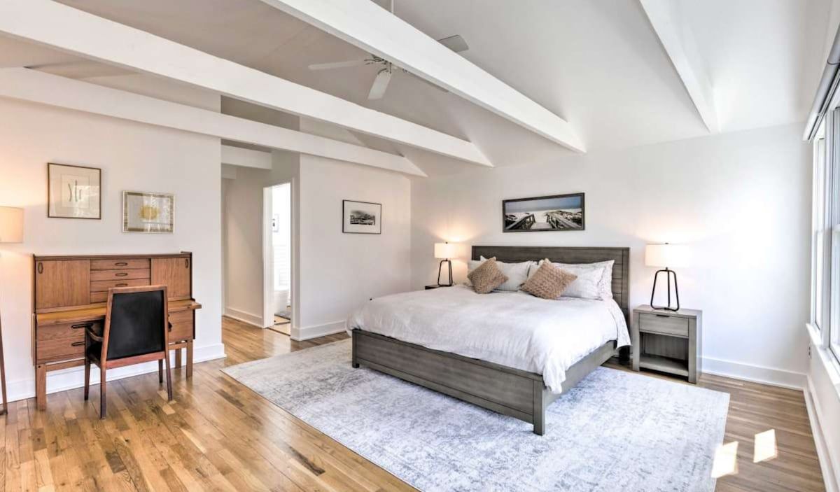 Boulder Villa  | East Hampton | Upscale Home with Private Pool photo 16