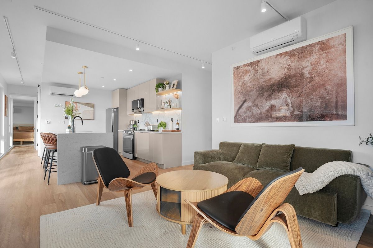 Seren 1004 | Greenpoint | Waterfront Penthouse with Private Balcony main photo