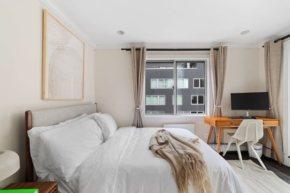 Chelsea Vista II | Chelsea | Penthouse w/ Rooftop photo 15