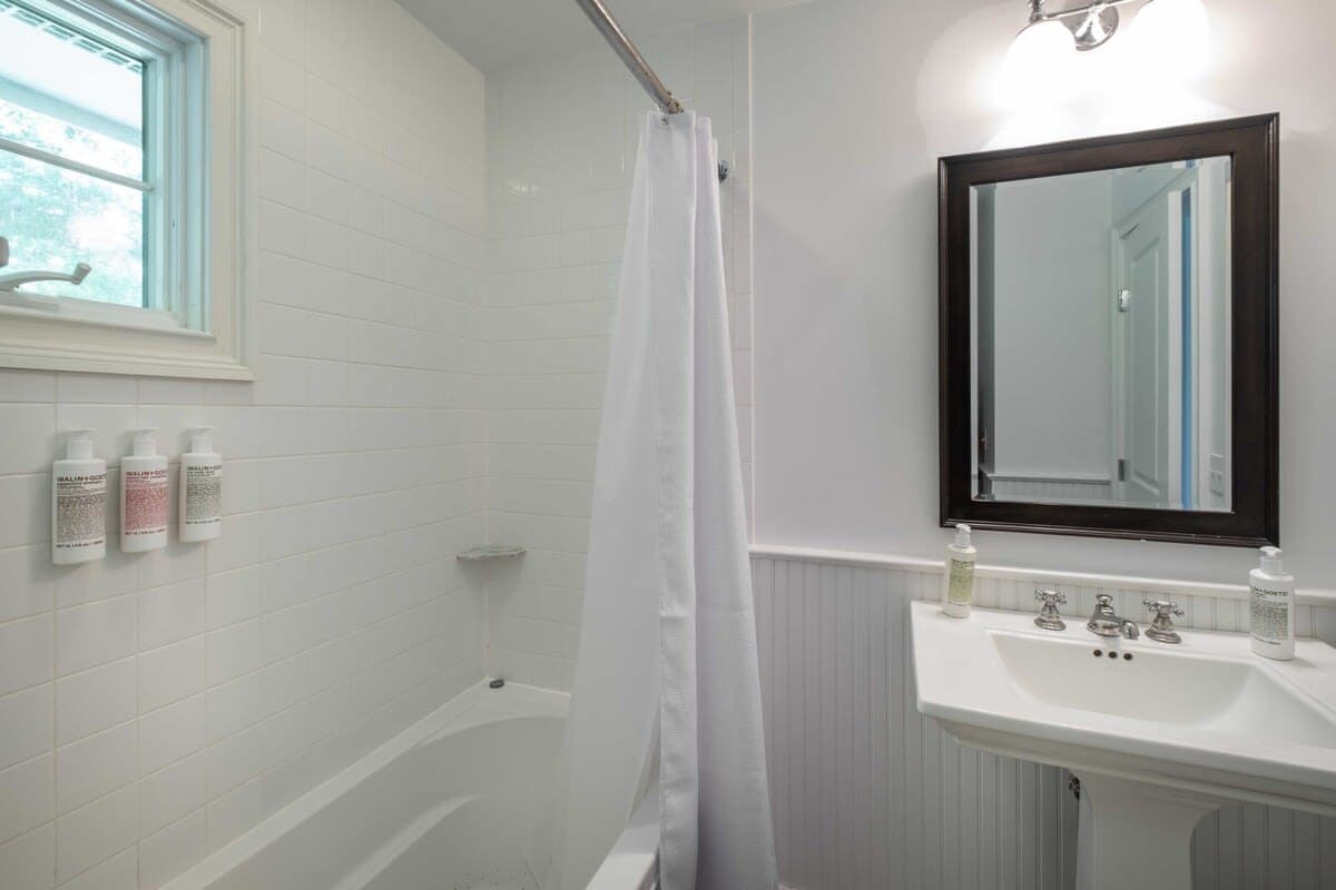 Driftwood Cottage | East Hampton | Secluded Oasis photo 27