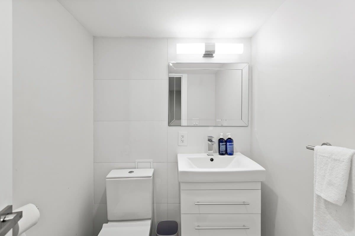 Ivy | Washington Heights | Townhome w/ Private Backyard photo 22