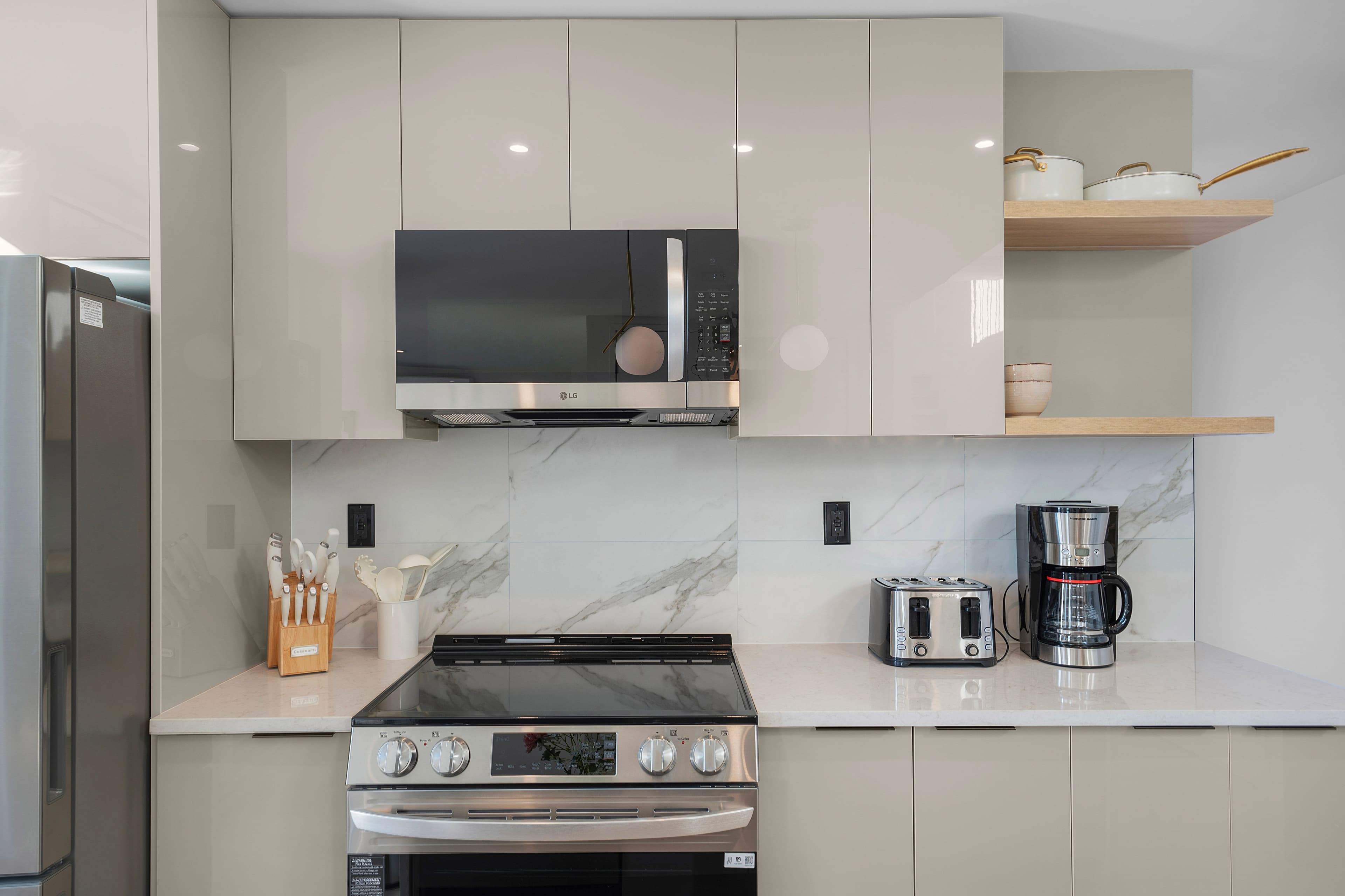Seren 1106 | Greenpoint | Duplex Penthouse w/ Private Roof Deck photo 9