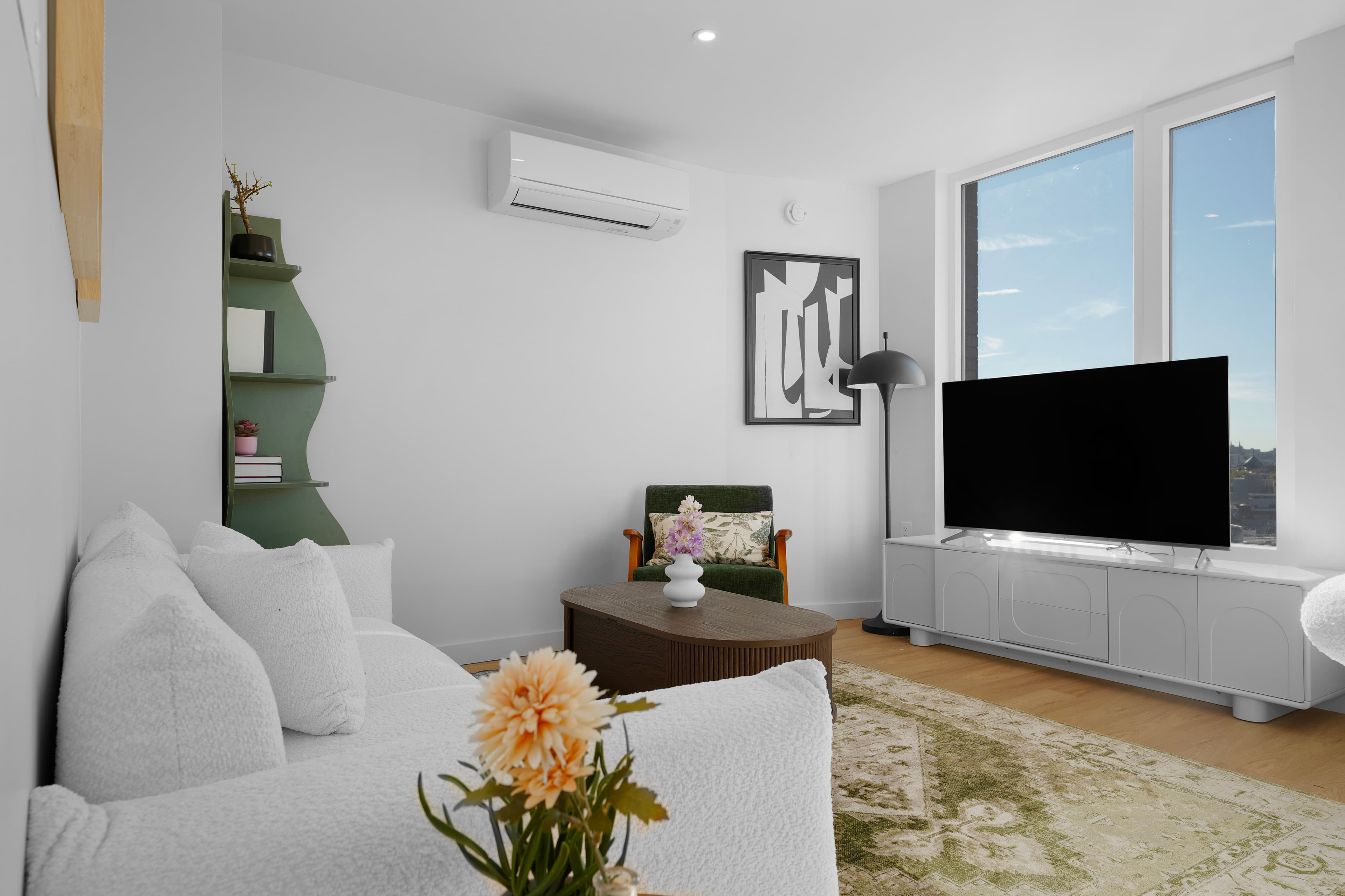 Seren 1106 | Greenpoint | Duplex Penthouse w/ Private Roof Deck photo 4