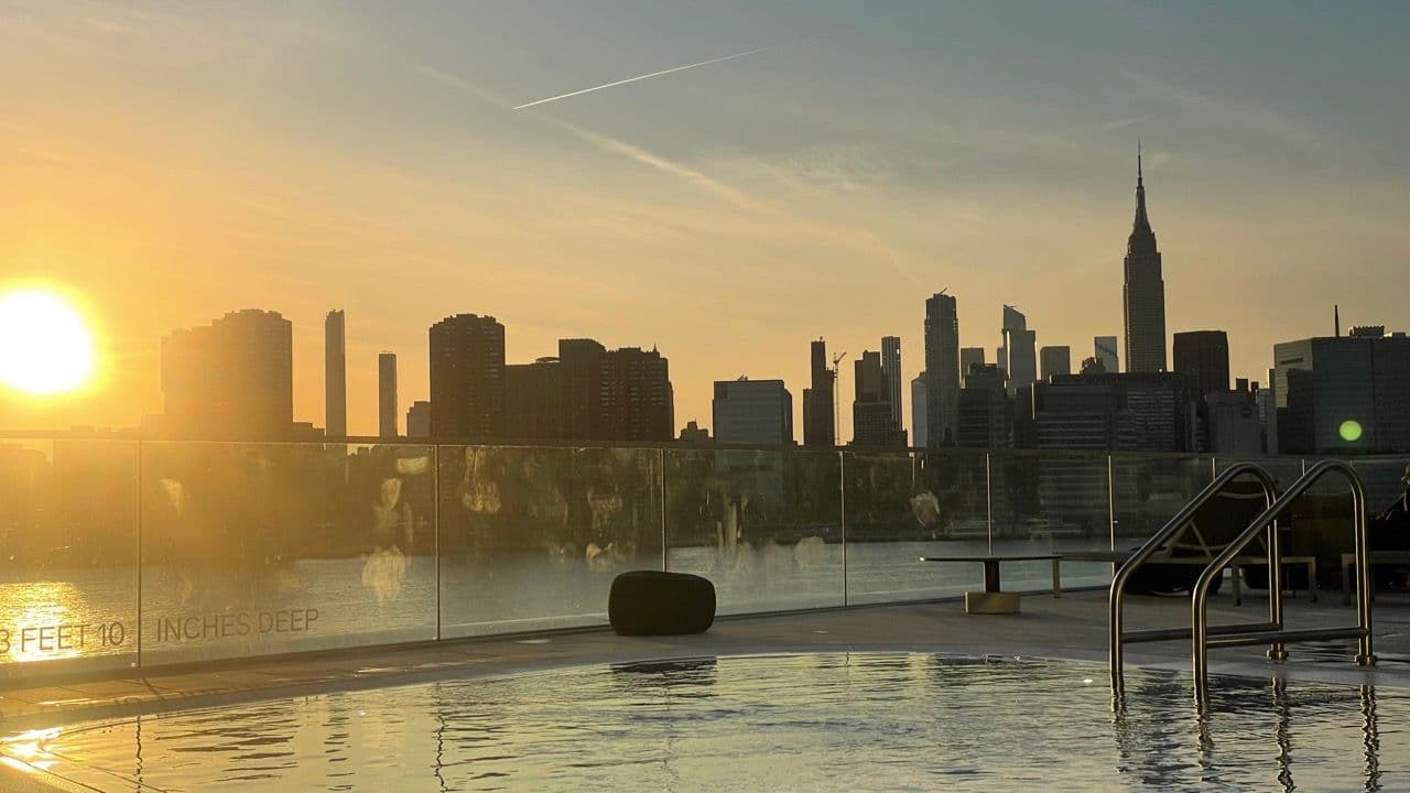 Greenpoint Place  | Greenpoint | Modern Apt with Skyline Views & Pool photo 26