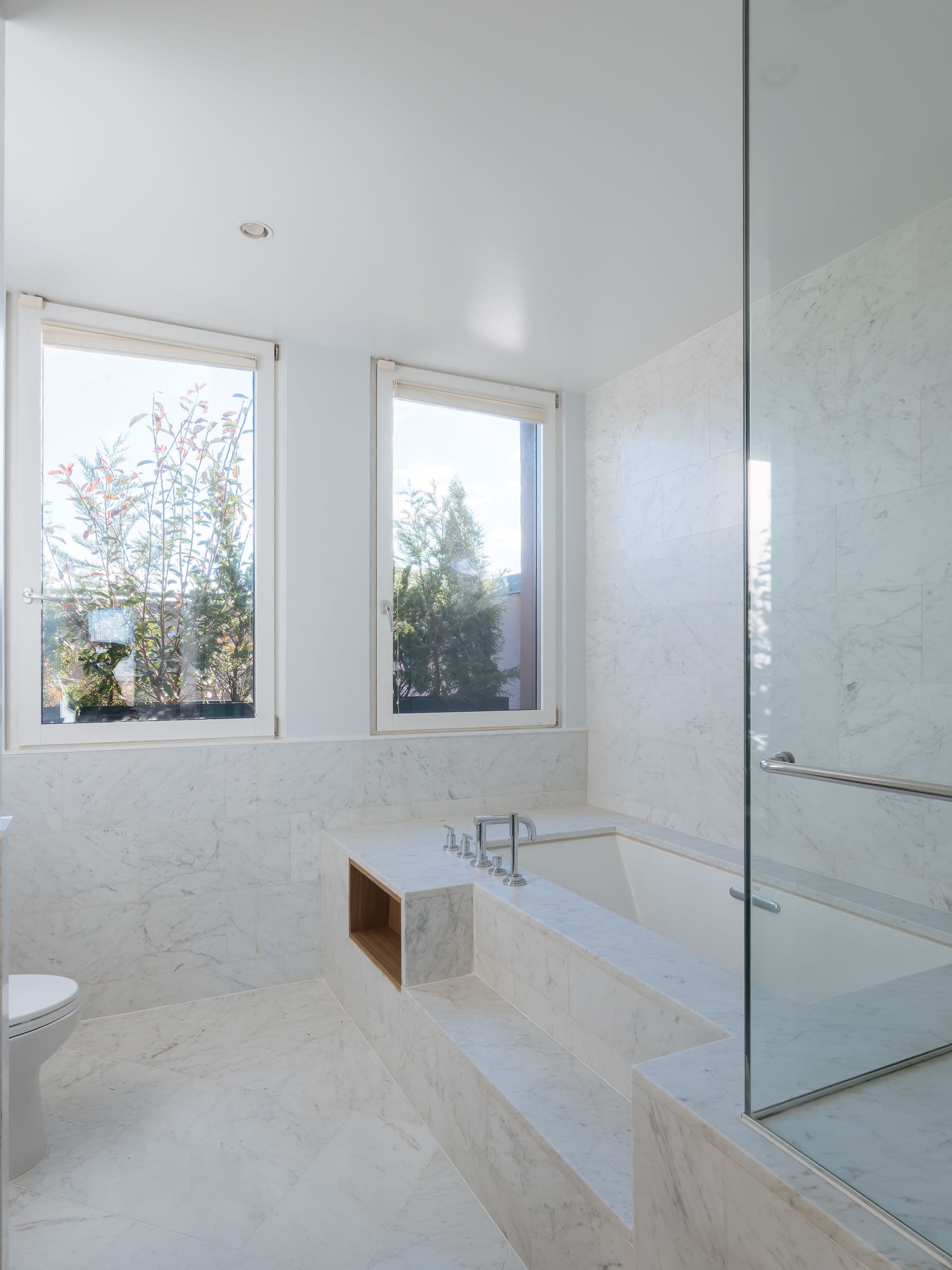 Union Crest | Carroll Gardens | Skyline Townhouse with Balcony photo 9
