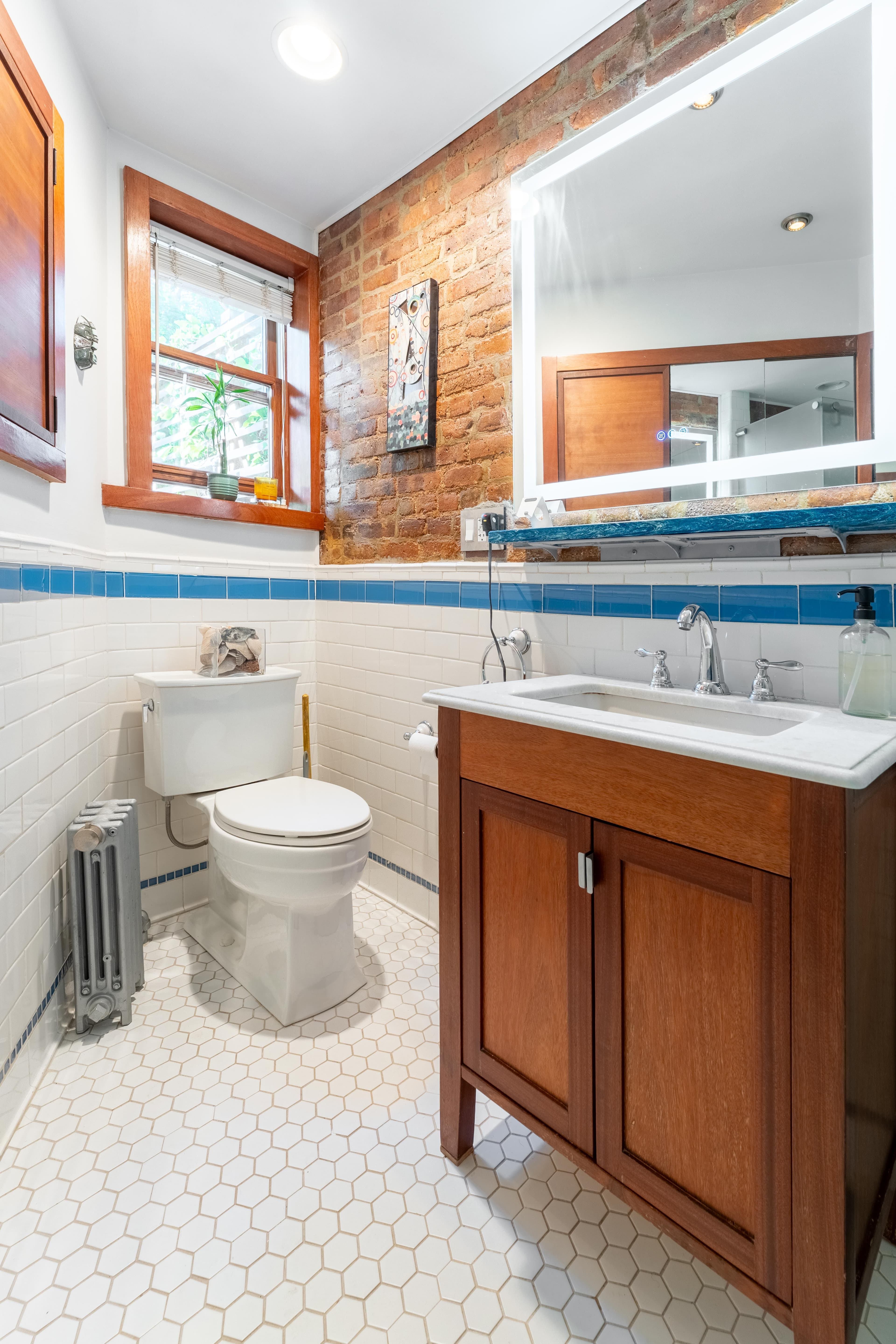 Bedstuy Belle | Bed-Stuy | Two-Story Apartment w/ Hot Tub, Sauna & Gym photo 14
