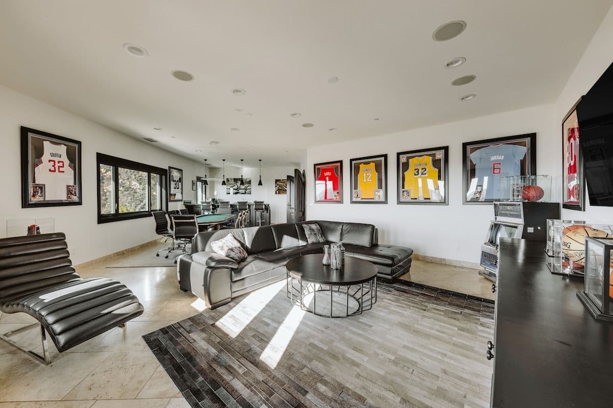 Malibu Sky View Estate | Malibu Hills | Private Estate with Pool & Mountain Views photo 16