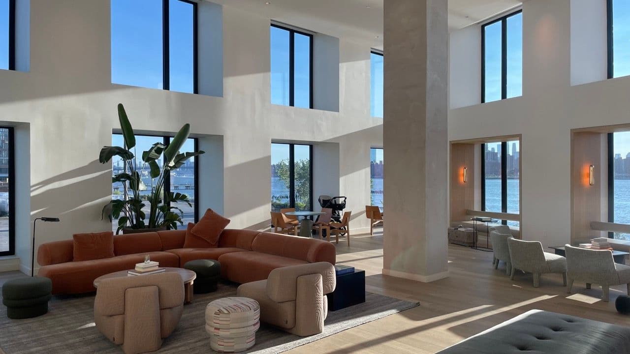 Greenpoint Place  | Greenpoint | Modern Apt with Skyline Views & Pool photo 12