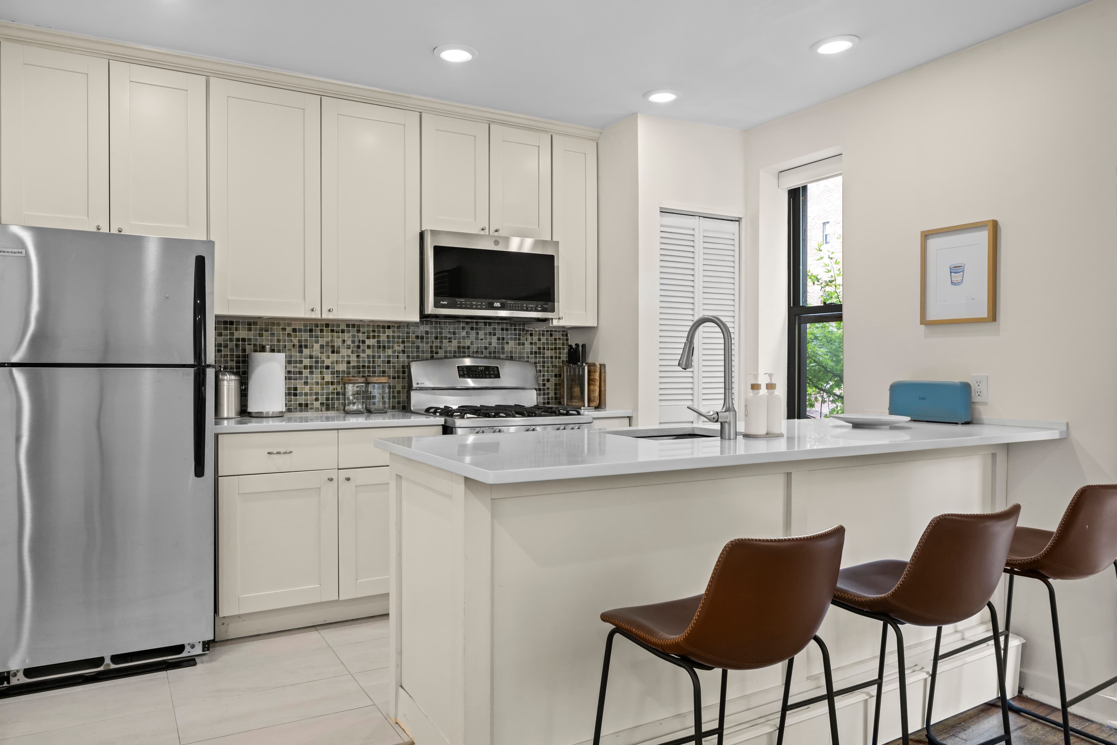 Wyckoff Grove II | Boerum Hill | Townhouse Apartment with Terrace & Garden Views photo 2