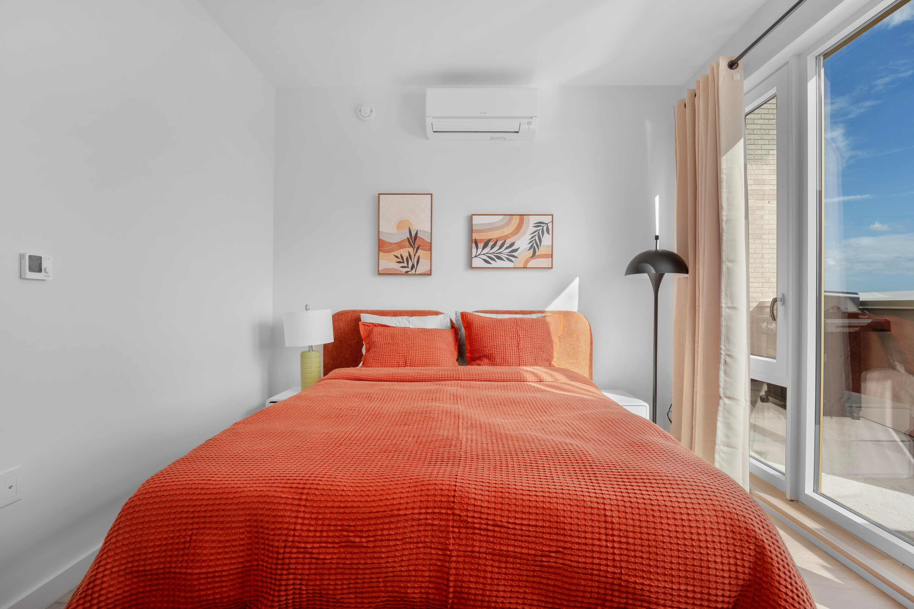 Seren 1006 | Greenpoint | Penthouse w/ Private Deck & River Views photo 15