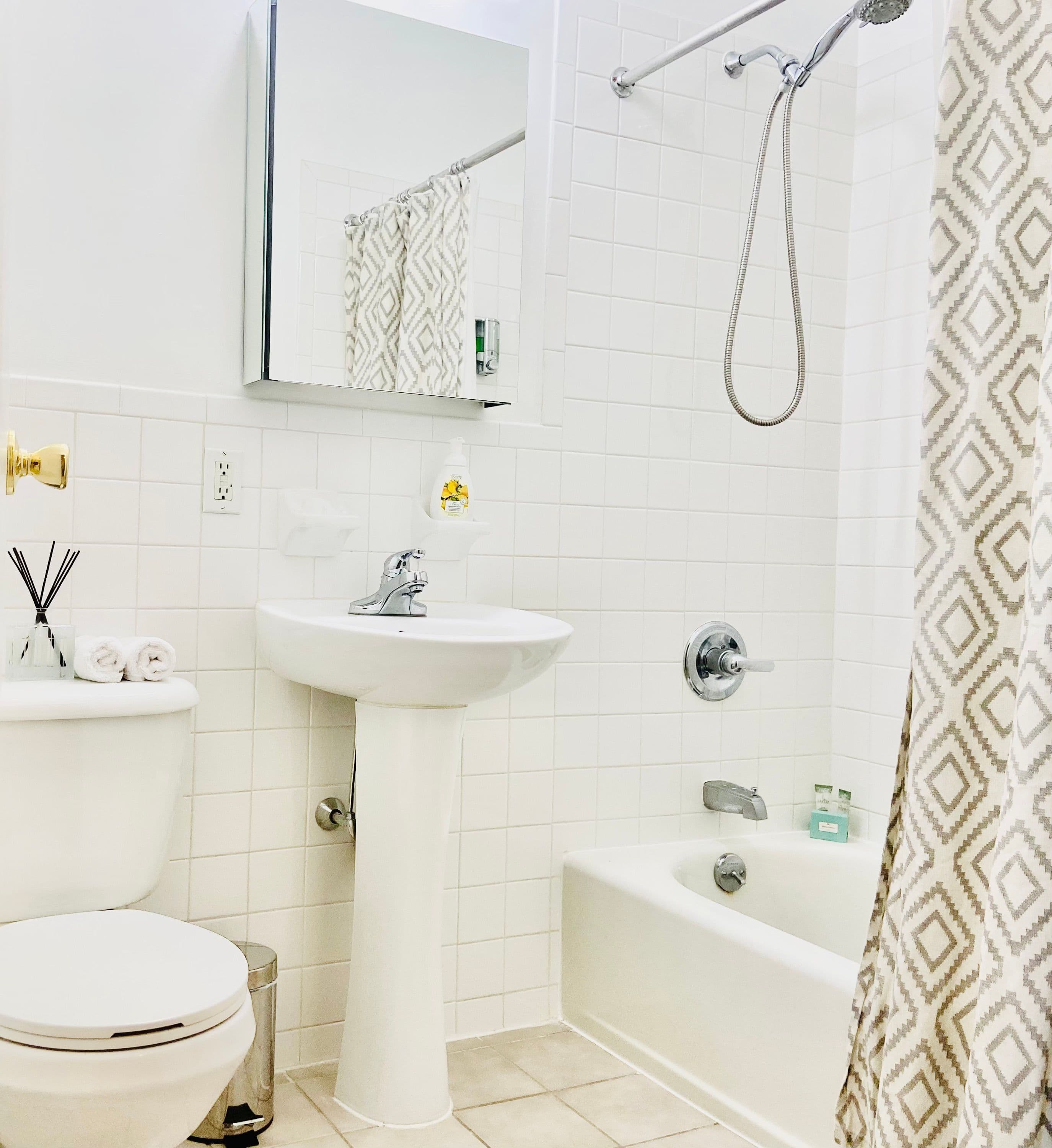 Morris Grove | South Harlem | Modern Full-floor Apartment photo 17