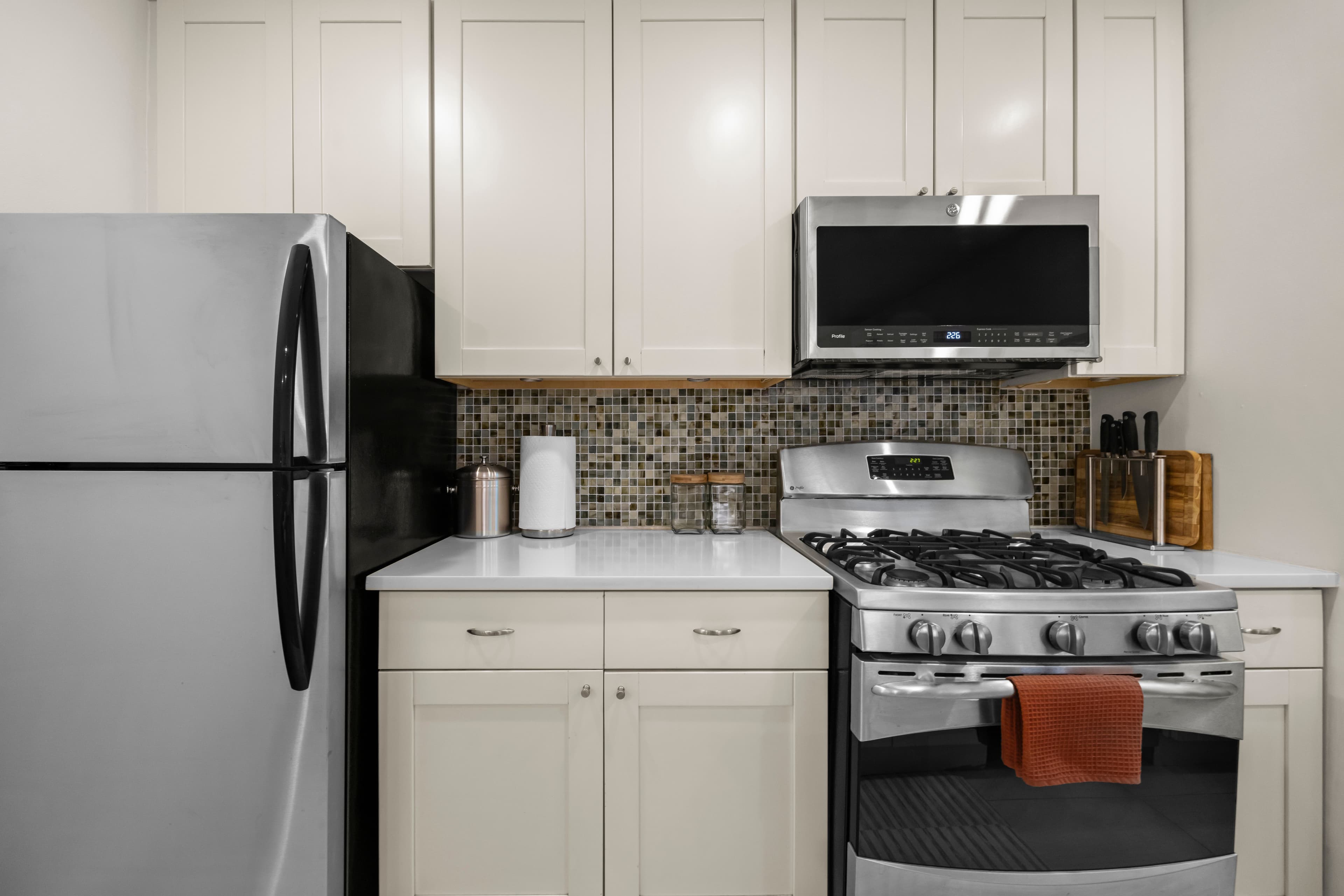 Wyckoff Grove II | Boerum Hill | Townhouse Apartment with Terrace & Garden Views photo 9