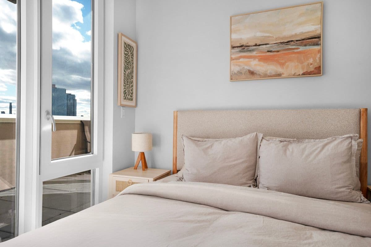 Seren 1004 | Greenpoint | Waterfront Penthouse with Private Balcony photo 8
