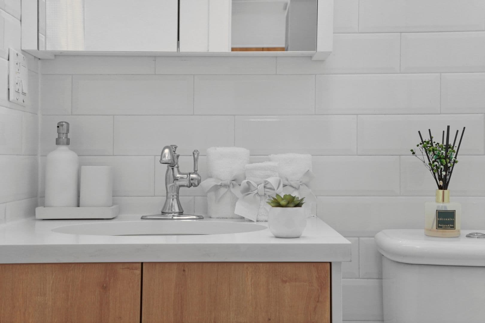 Westlight Place 47 | Hells Kitchen | Refined Apartment photo 12