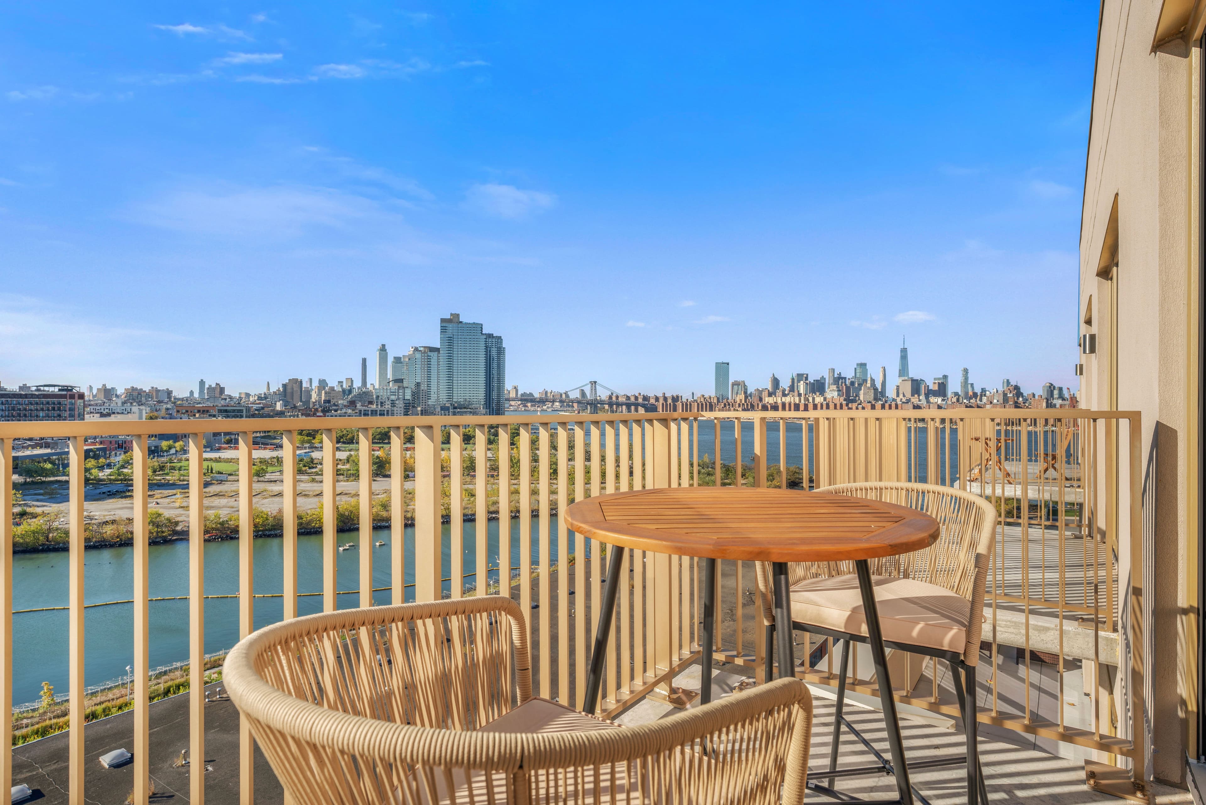Seren 1106 | Greenpoint | Duplex Penthouse w/ Private Roof Deck photo 3