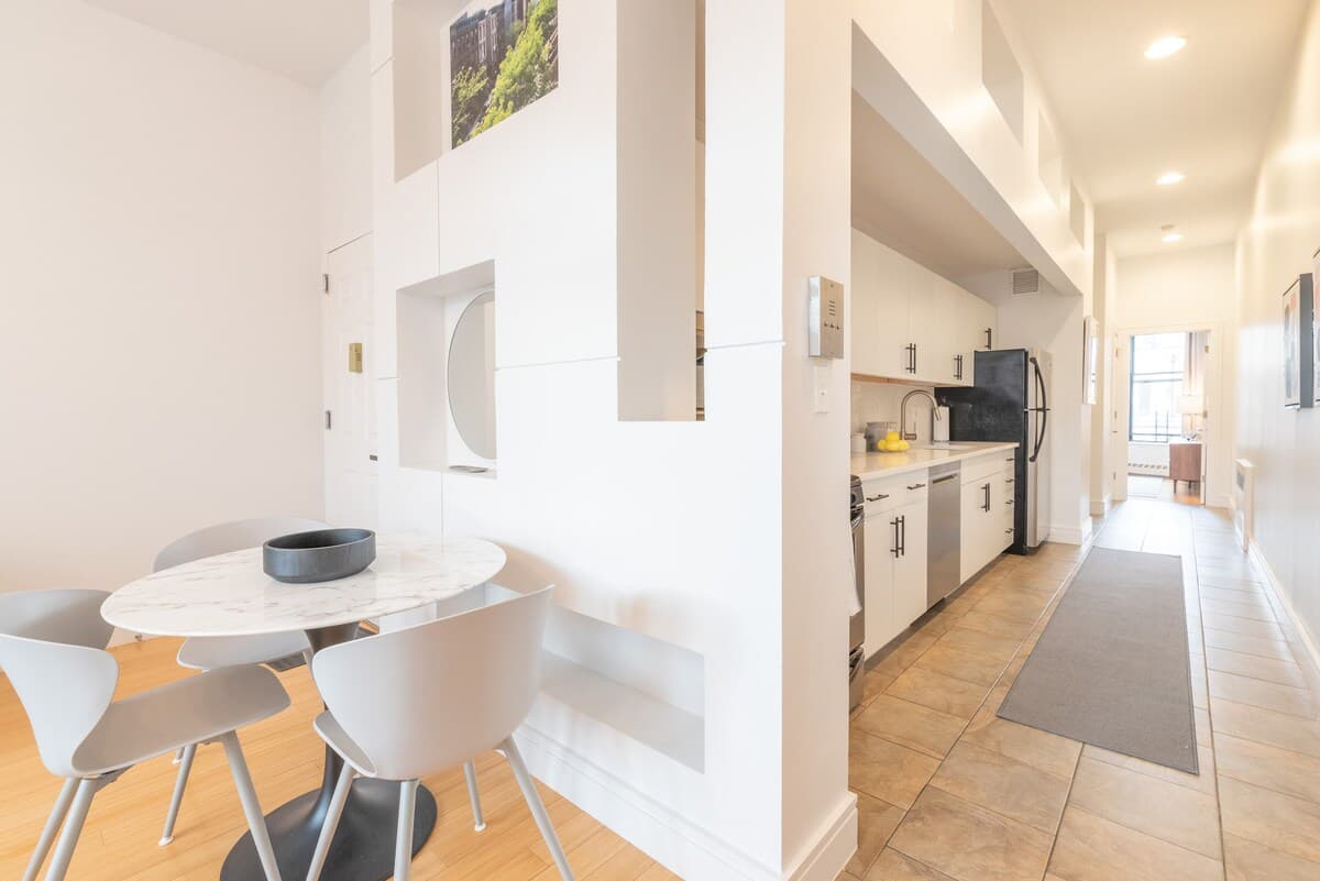 Cypress Court II | Harlem | Cozy Apartment photo 9