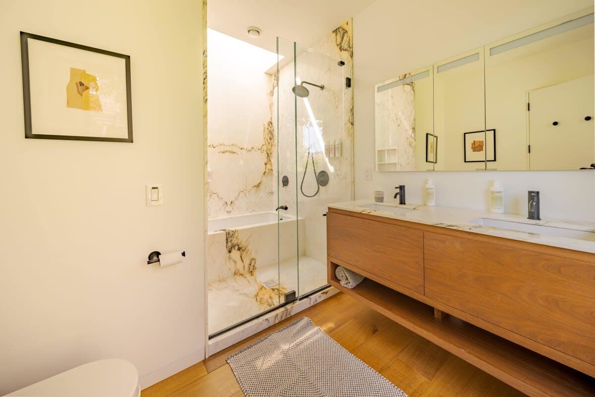 Empire House | 3BR | Williamsburg | Bright Townhome with Courtyard photo 21