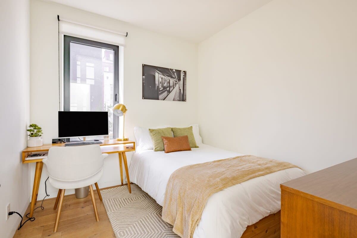 Empire House | 3BR | Williamsburg | Bright Townhome with Courtyard photo 25