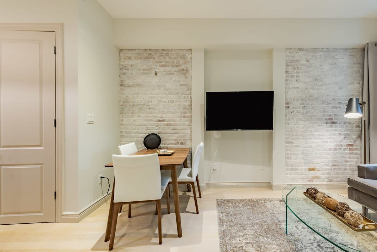 Salisbury I | Lenox Hill | Penthouse w/ Private Roof photo 8