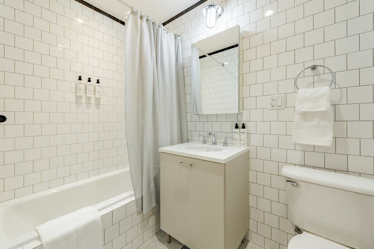 Salisbury I | Lenox Hill | Penthouse w/ Private Roof photo 6