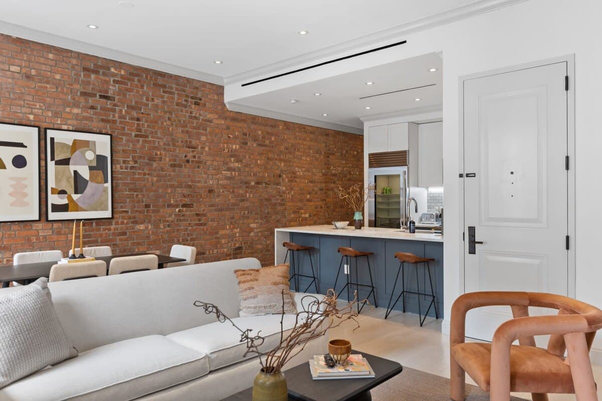 Linden Place II | 3BR | Lenox Hill | Designer Apartment photo 13