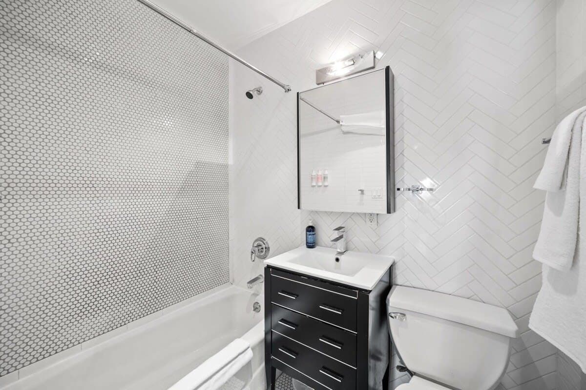 Daisy | Upper East Side | Duplex w/ Private Roof photo 15