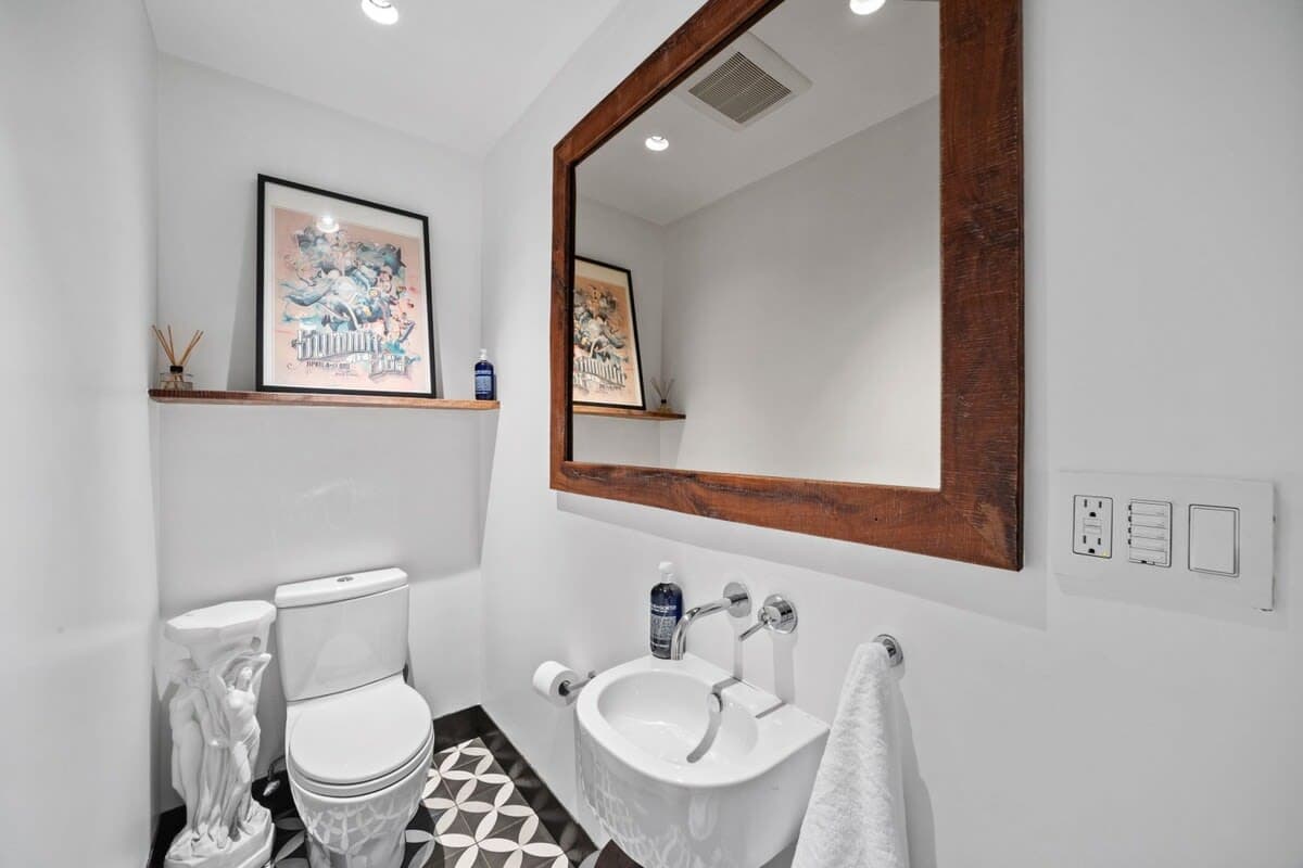 Gates Grove | Clinton Hill | Renovated Triplex with Private Terrace photo 32