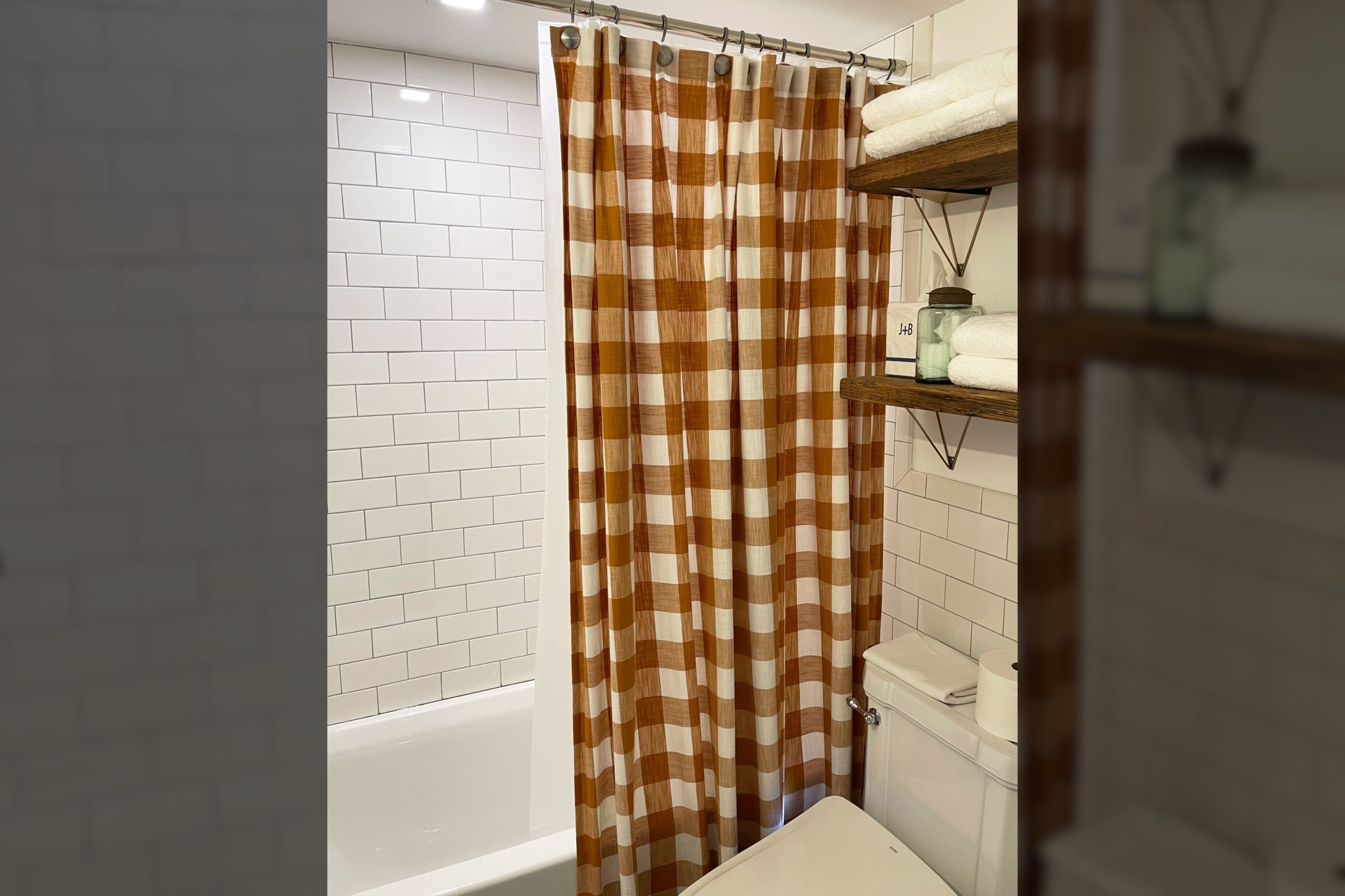 Horatio III by Rove Travel | 2BR Loft Apt w/Skylight photo 37