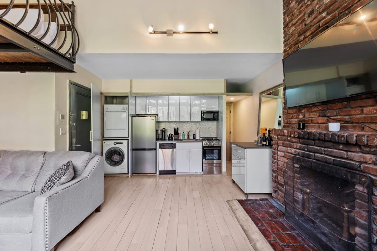 Charles Court II | West Village | Renovated Loft w/ Street Views photo 7