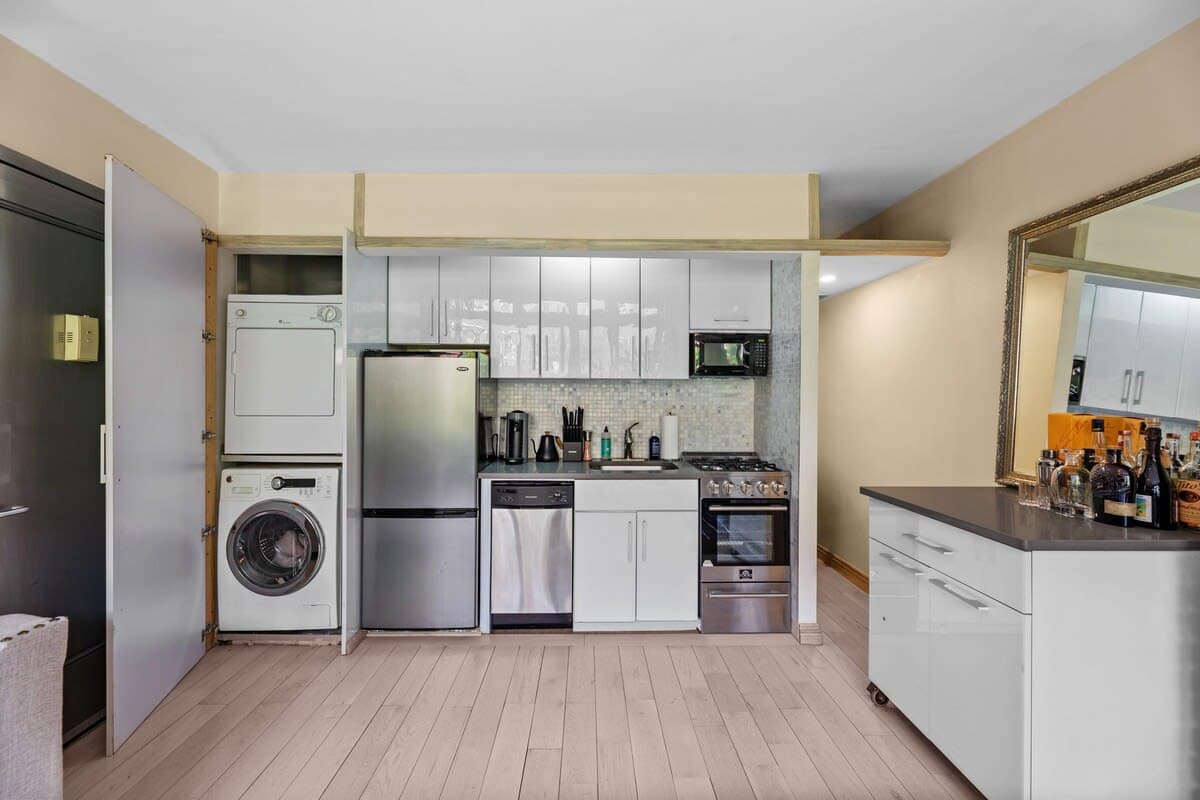 Charles Court II | West Village | Renovated Loft w/ Street Views photo 10