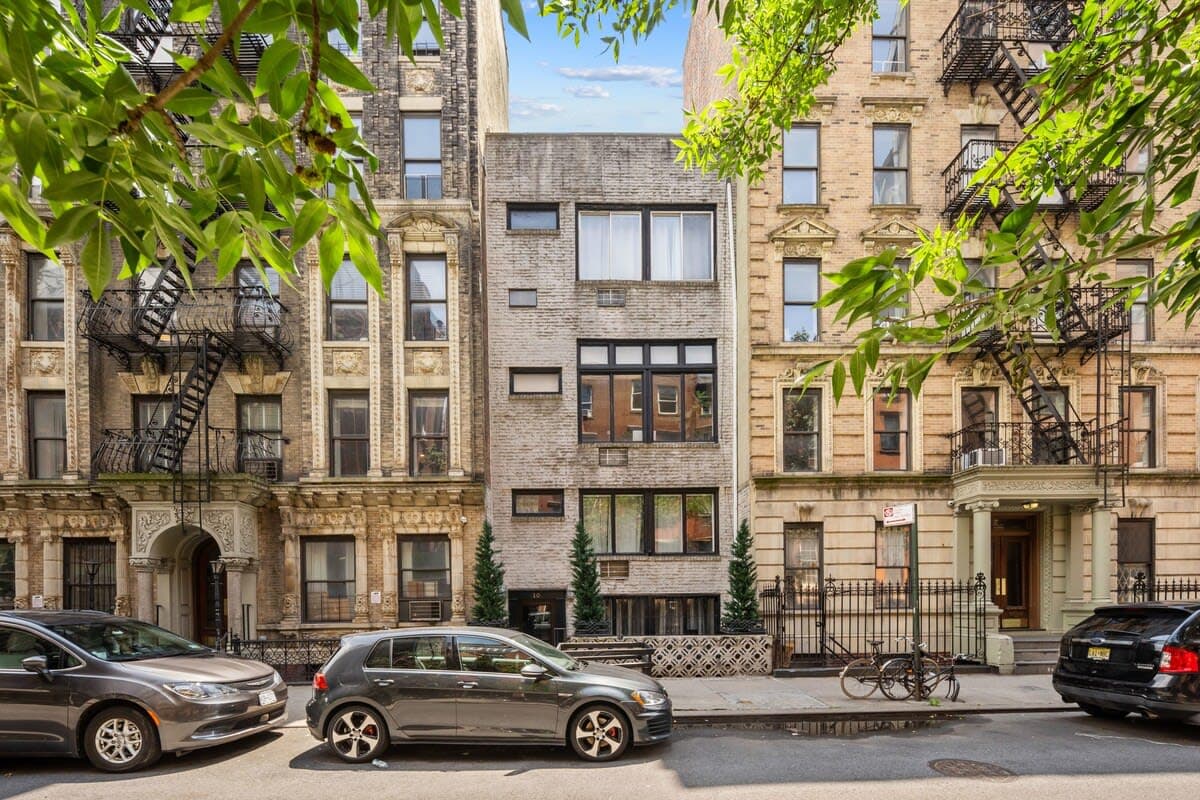 Charles Court II | West Village | Renovated Loft w/ Street Views photo 4