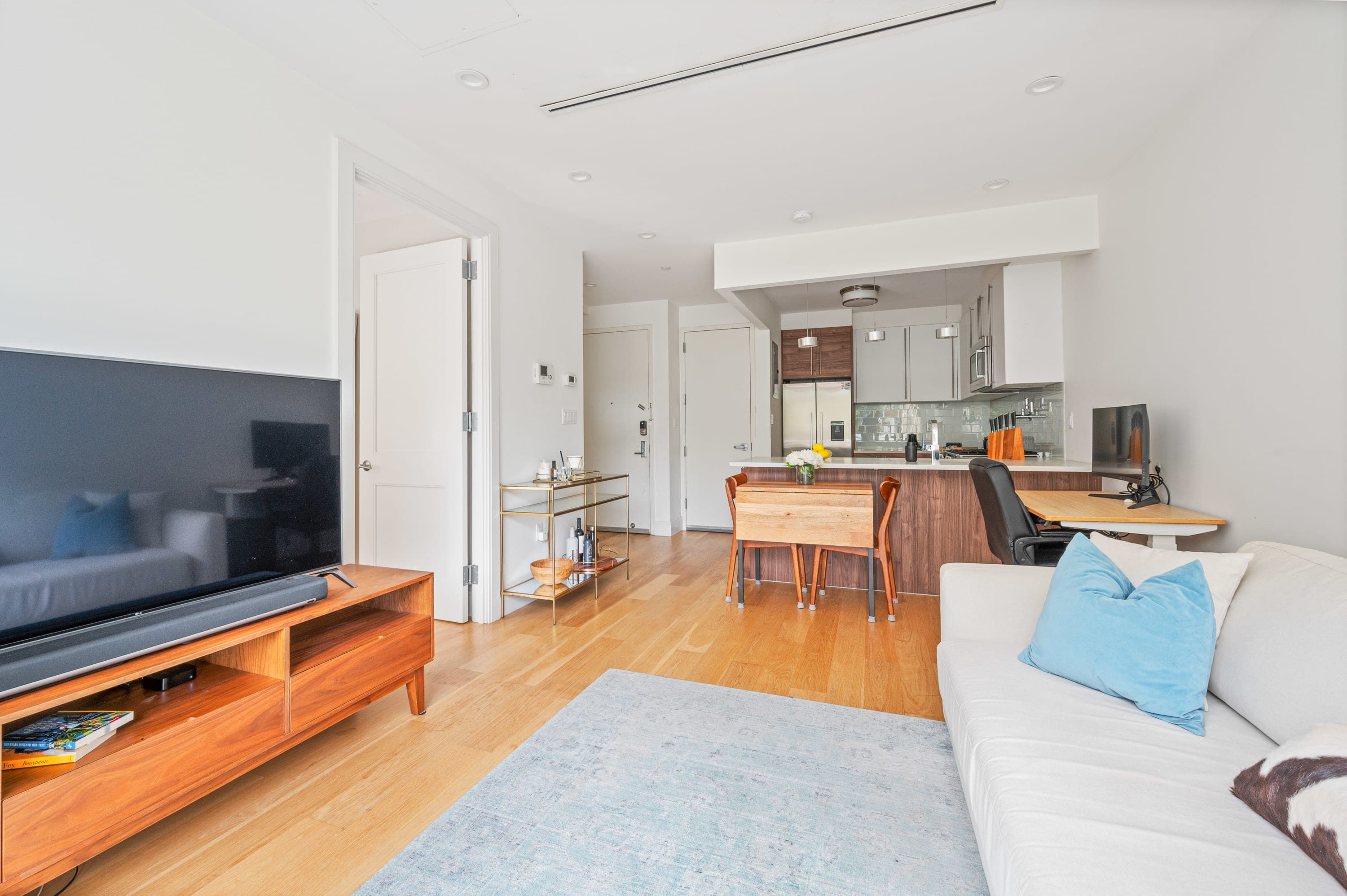 Withers | Williamsburg | Modern Apartment photo 7