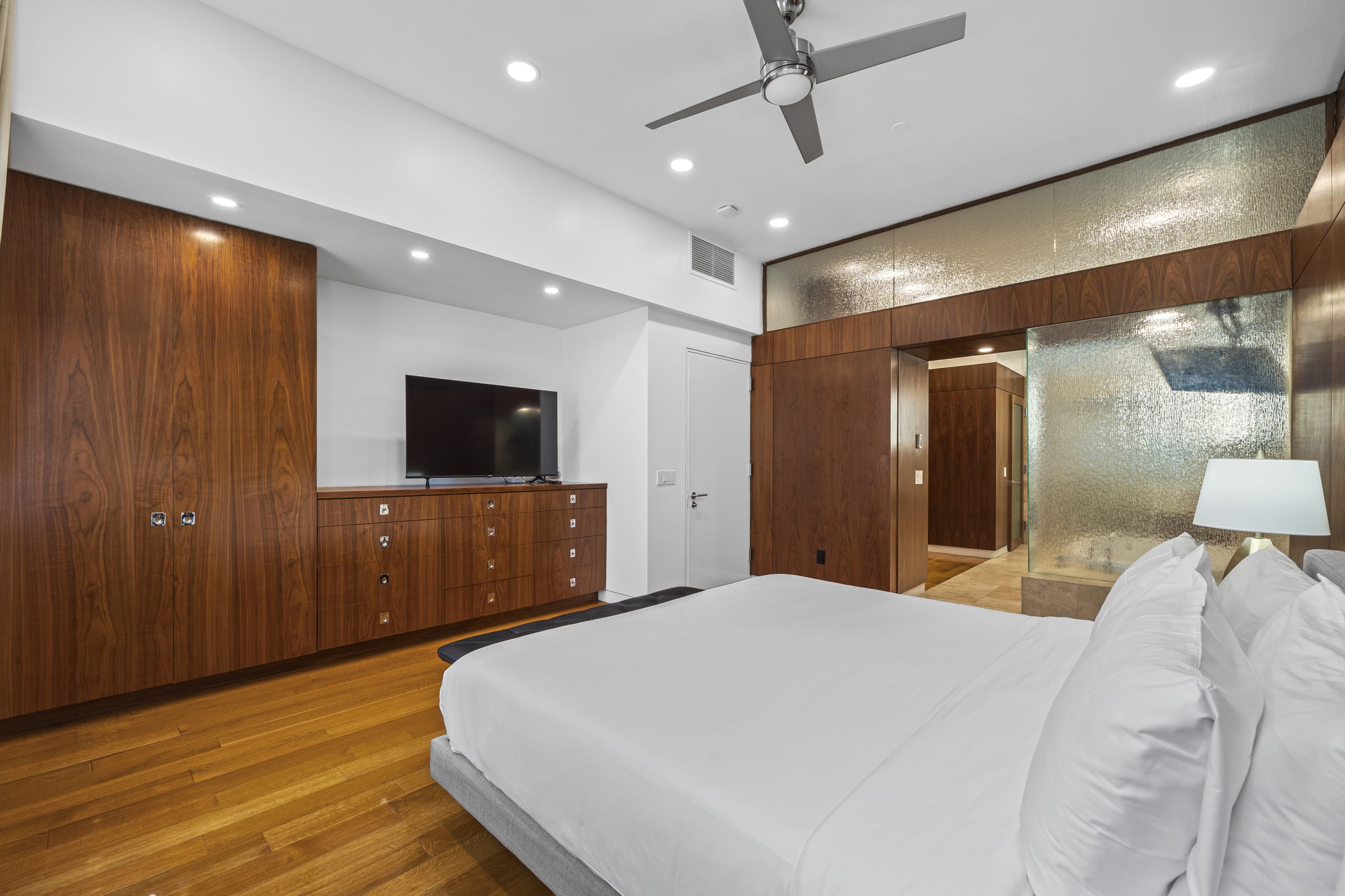 Rialto VI | Union Square | Expansive Mega-Loft photo 32