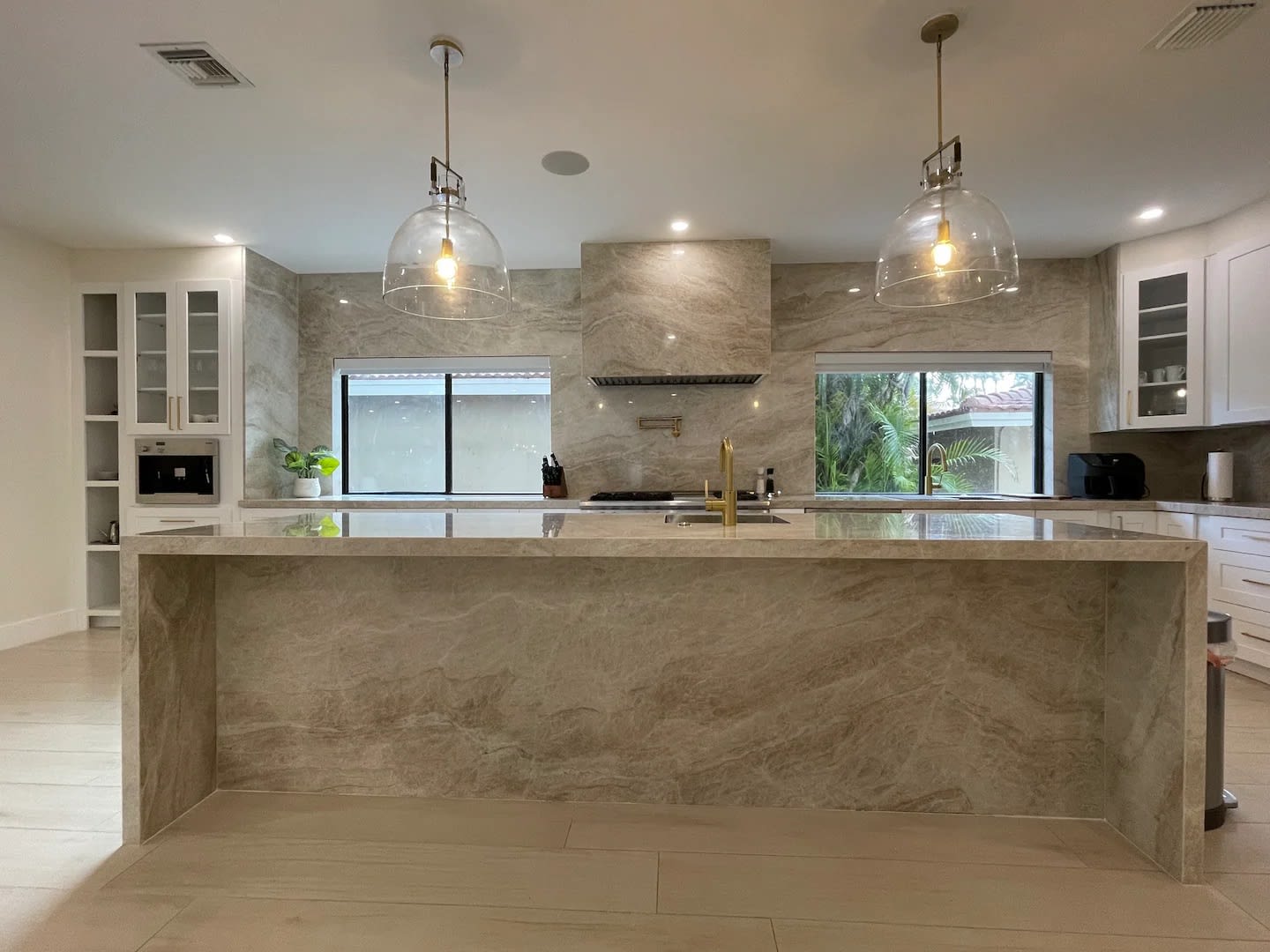 Villa Mare | Pompano Beach | Home w/Dock, BBQ, Heated Pool & Sauna photo 4